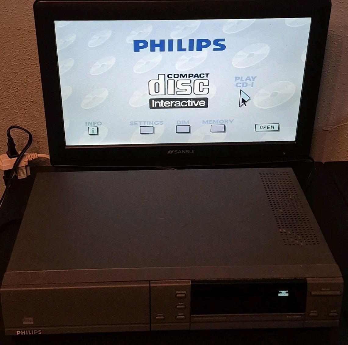 Philips CD-i 220 Video Game Console w/Controller & 4 Games – Tested *READ