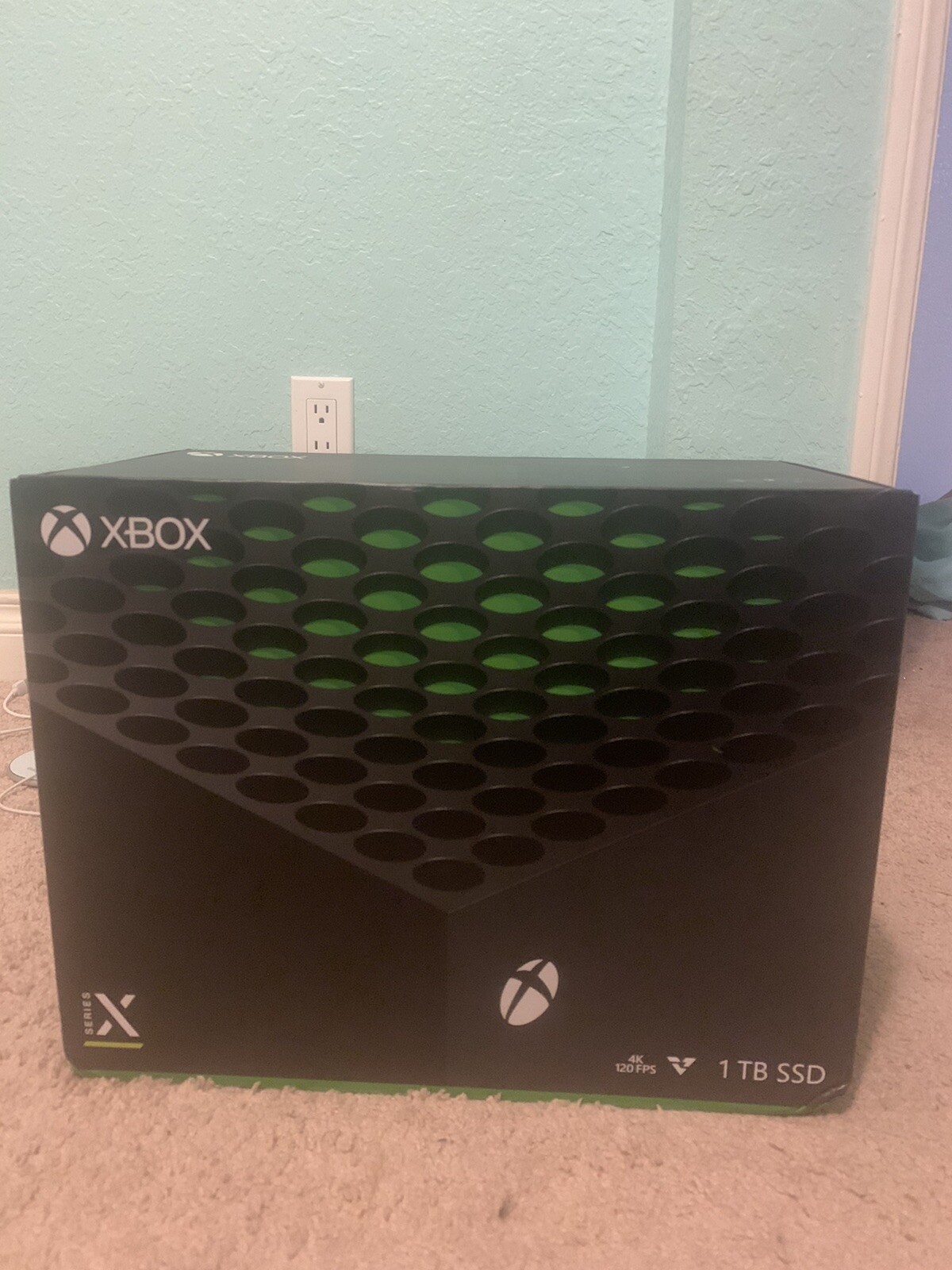 xbox series x (new sealed with 2 Games and Razer headset)