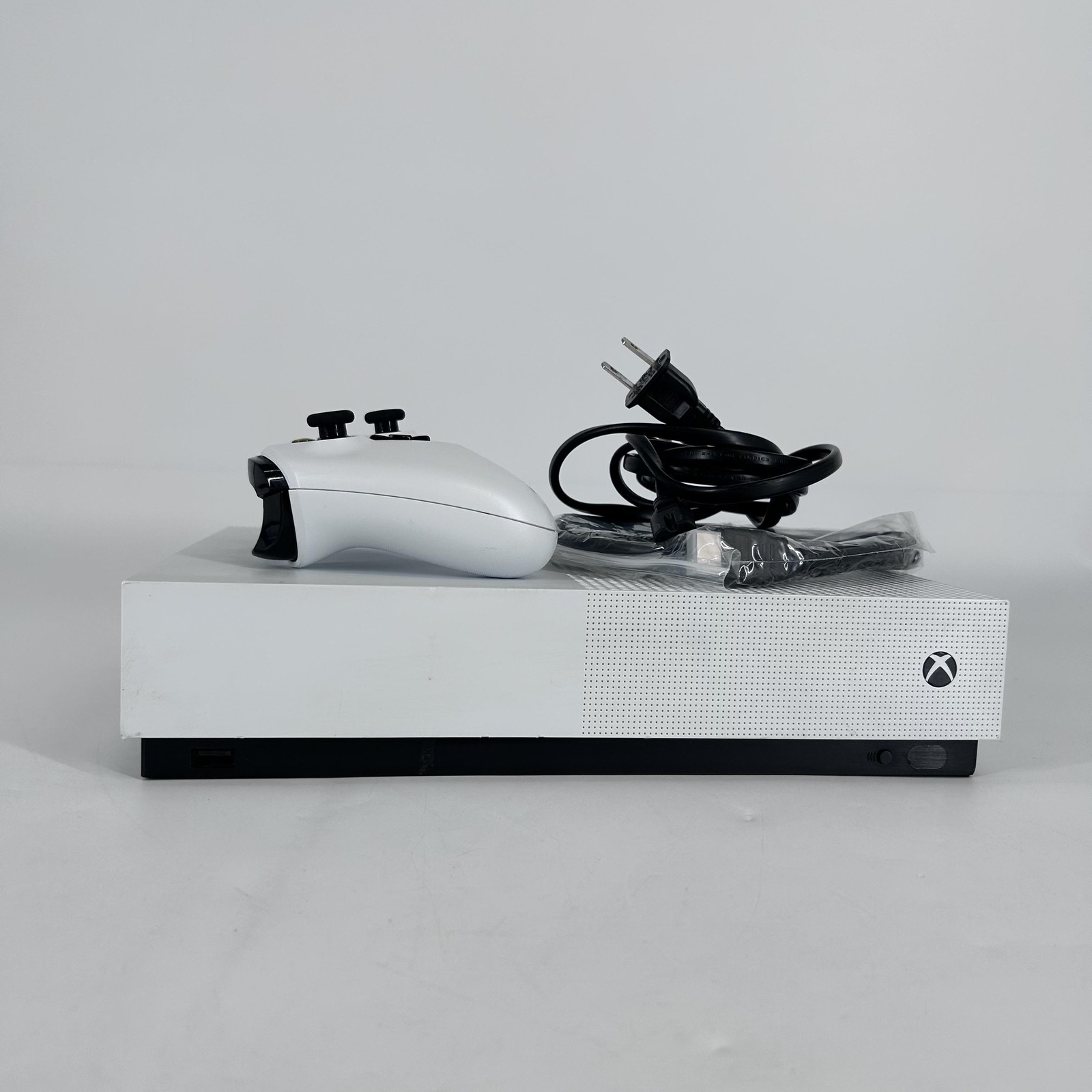 Microsoft Xbox One S All Digital Edition Console White 1TB w/ Controller – Good