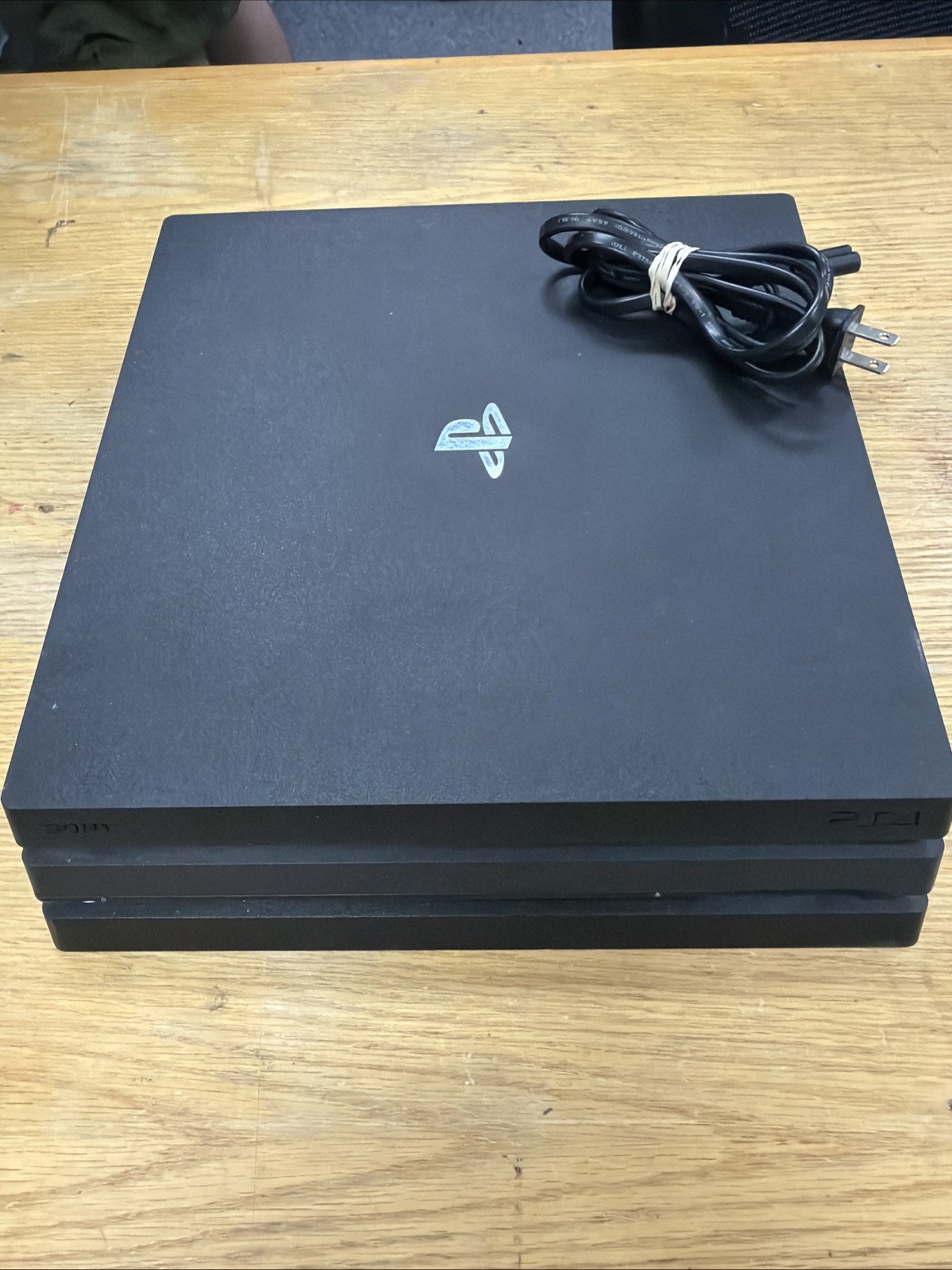 Sony PlayStation 4 Pro PS4 Console CUH-7215b 4K – Read