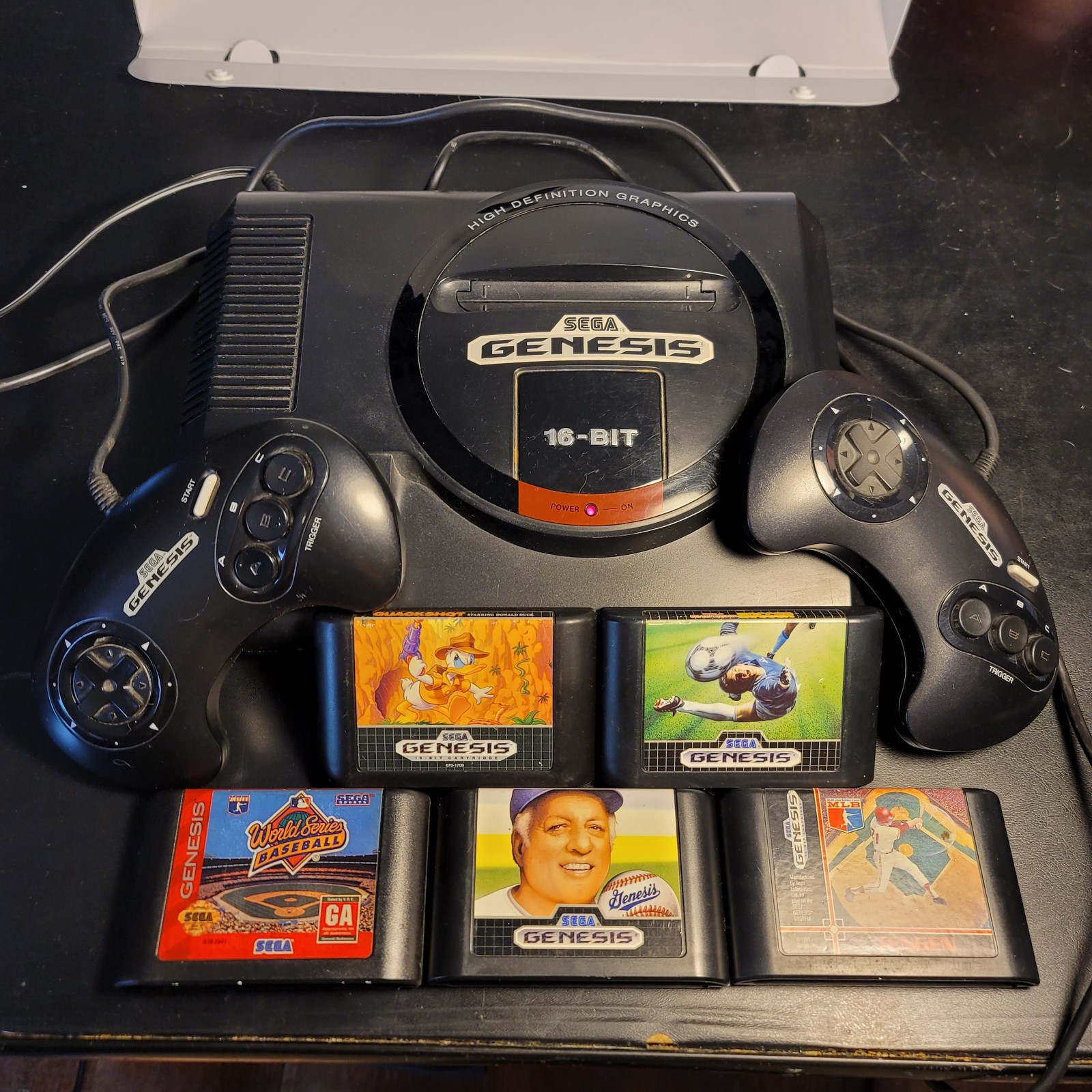 Vtg Sega Genesis Model 1 HD Graphics Console 2 Controllers 5 Game Lot