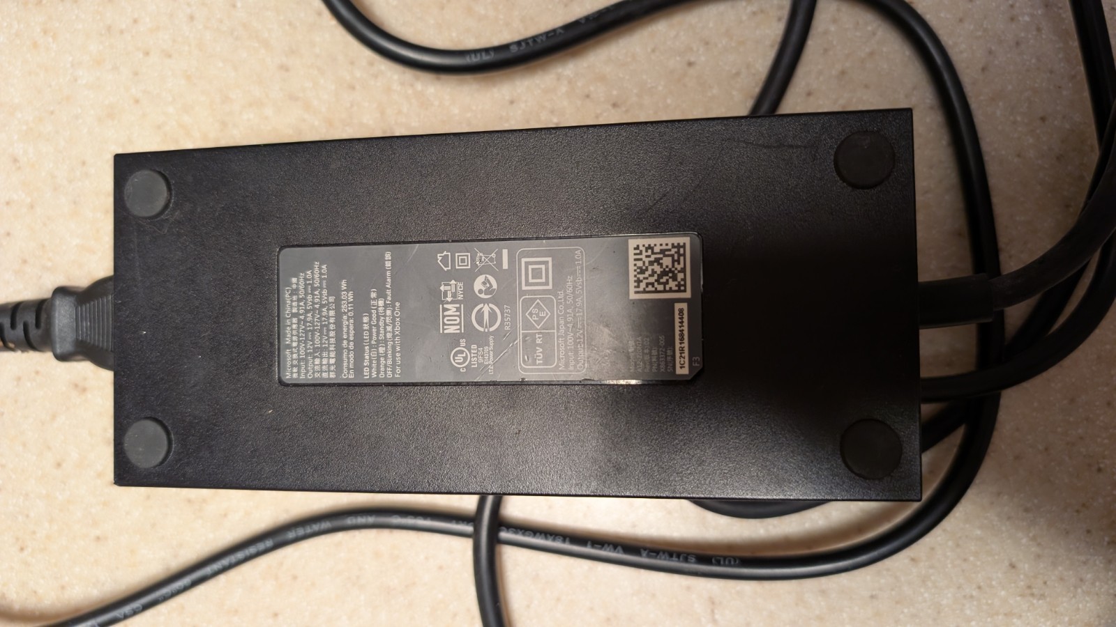 Microsoft Xbox One 1540 Console Black w/ power brick -Tested and working