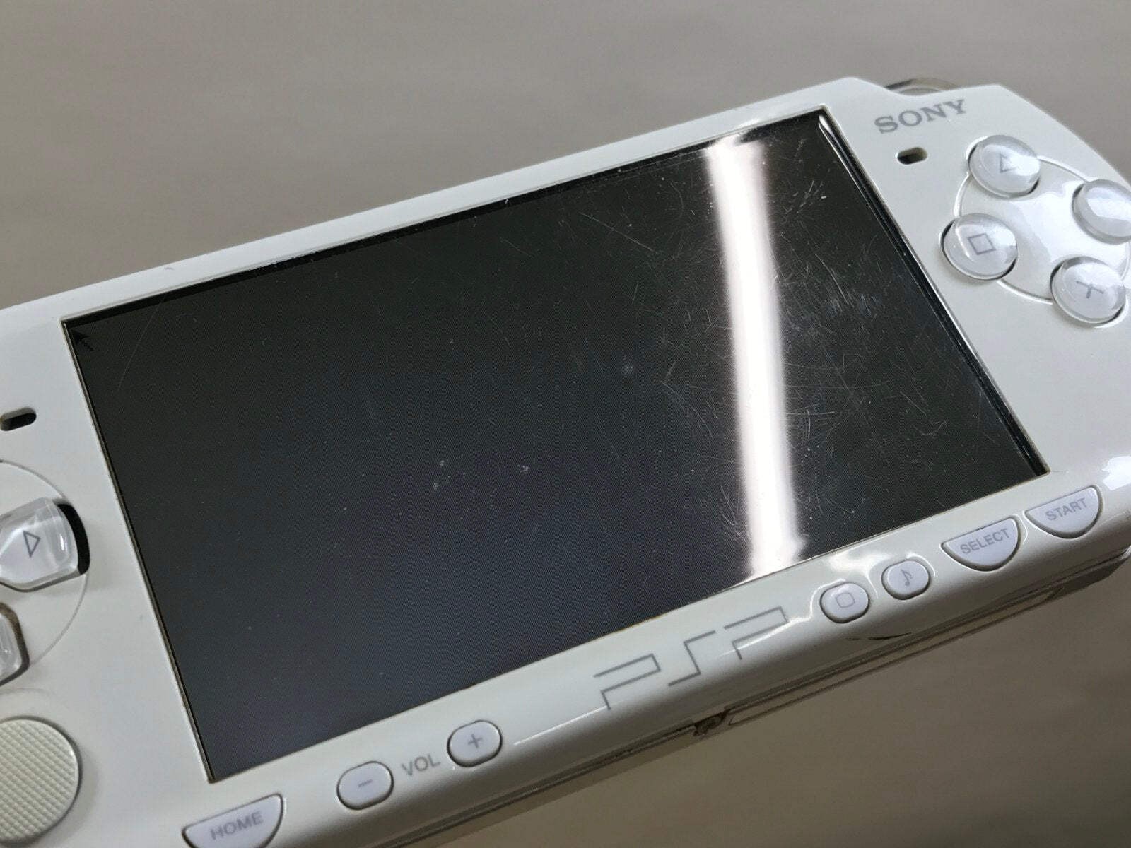 PSP-2000 CERAMIC WHITE Console Japan – With Defects GE1627