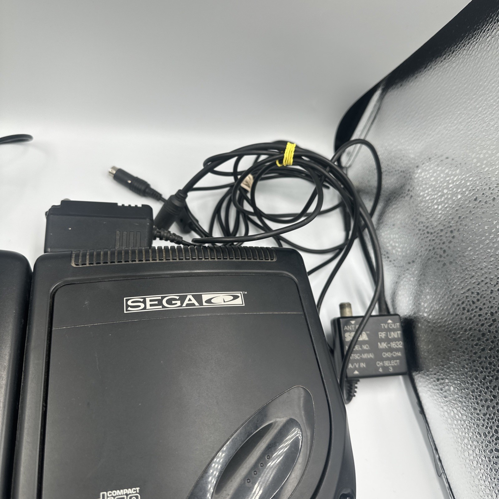 Sega CD Model 2 + Genesis Model 2 console (Please read description)