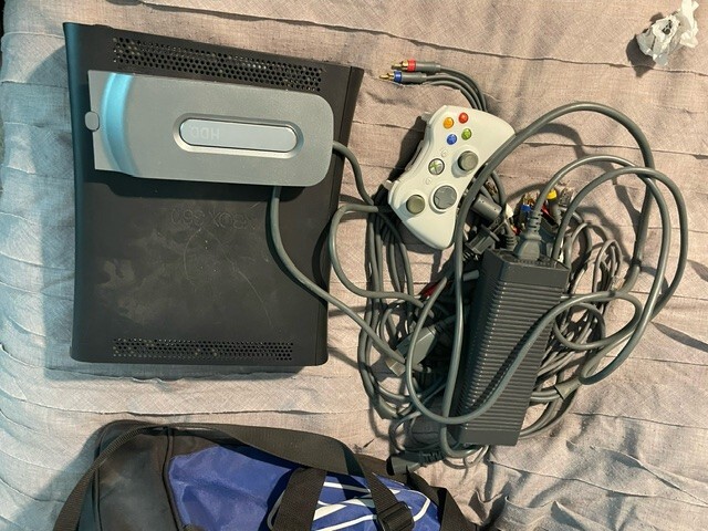 Microsoft Xbox 360 Elite 120GB Console – Black w/Controller and Cables