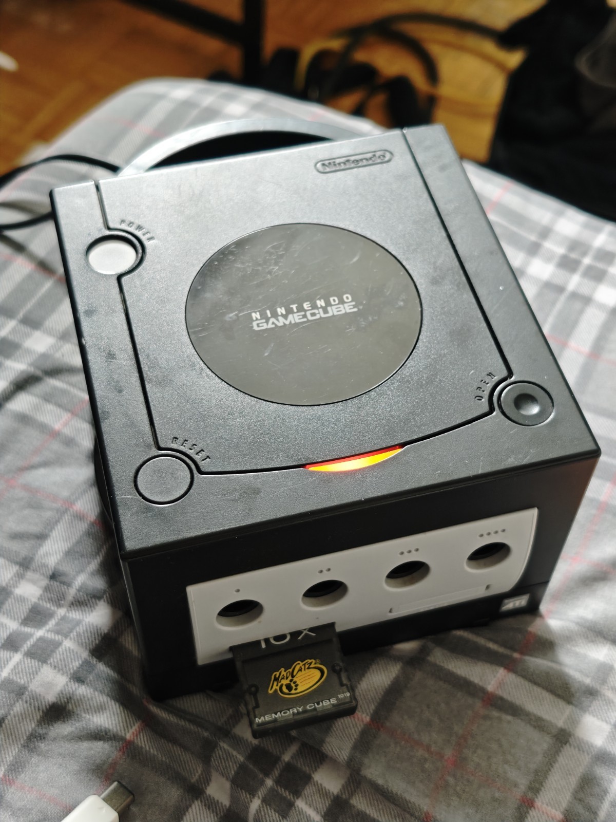 Nintendo GameCube Black Console DOL-001 / 1 Remote / Video Cable + Memory Card