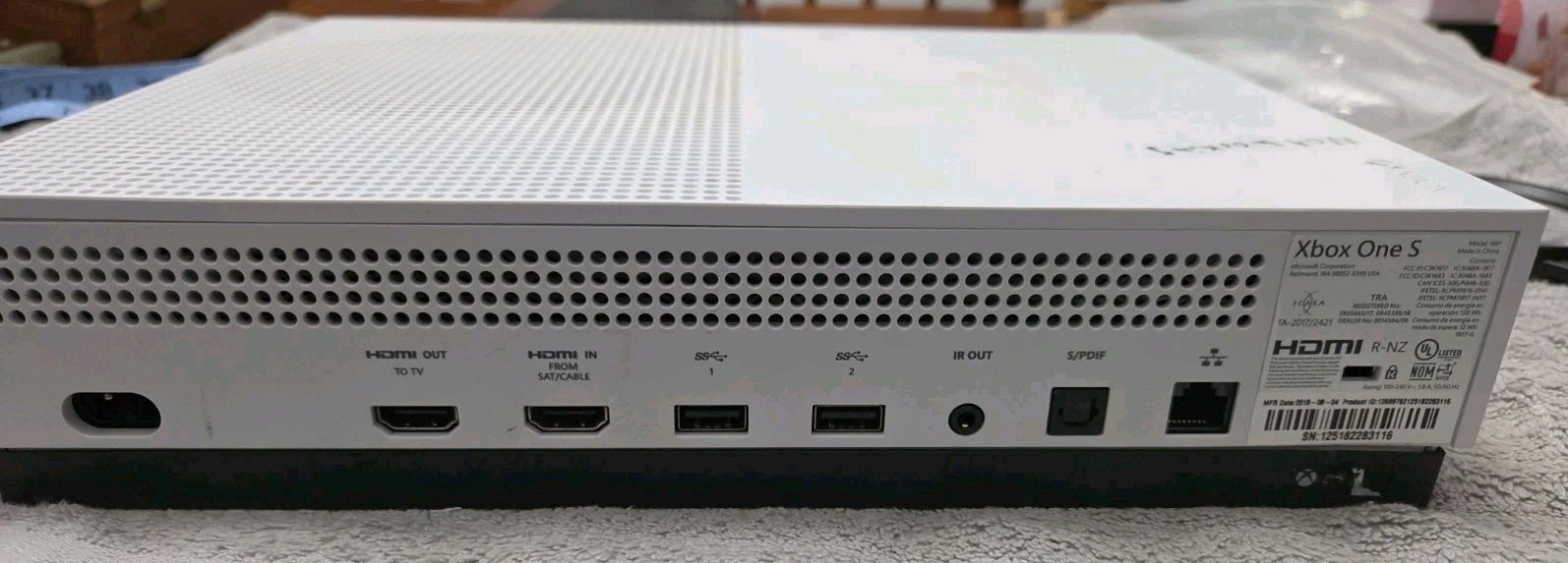 Microsoft Xbox One S 500GB – White Doesn’t Work For Parts Or Repair Read