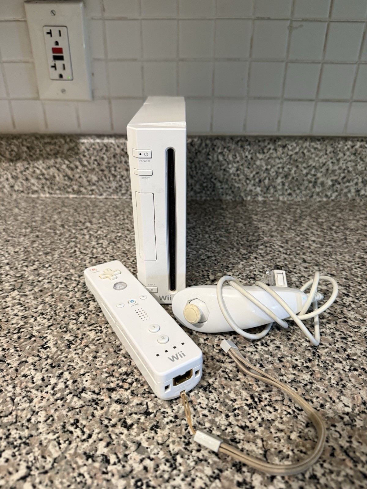⁠Nintendo Wii White Console CIB In Box No Wii Sports/Stand – Game Bundle Tested
