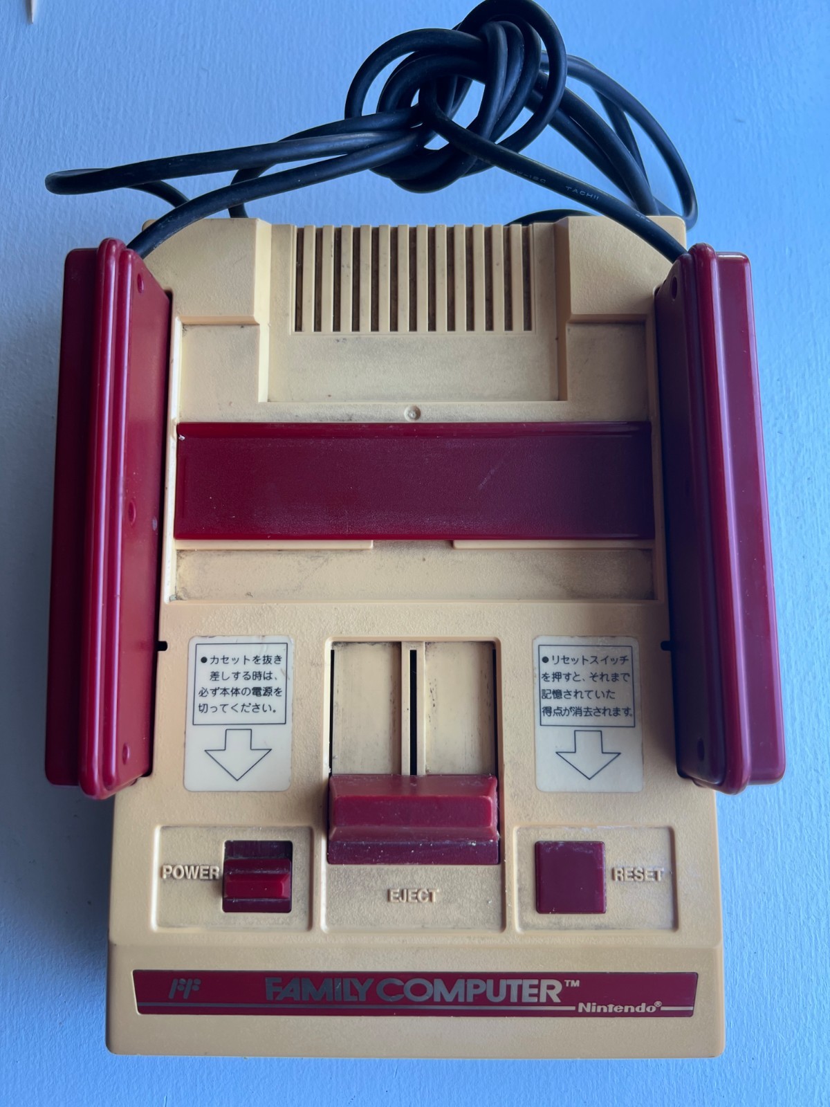 Nintendo Famicom Console with 2 Controllers – OEM – Used – Japan Import – Tested