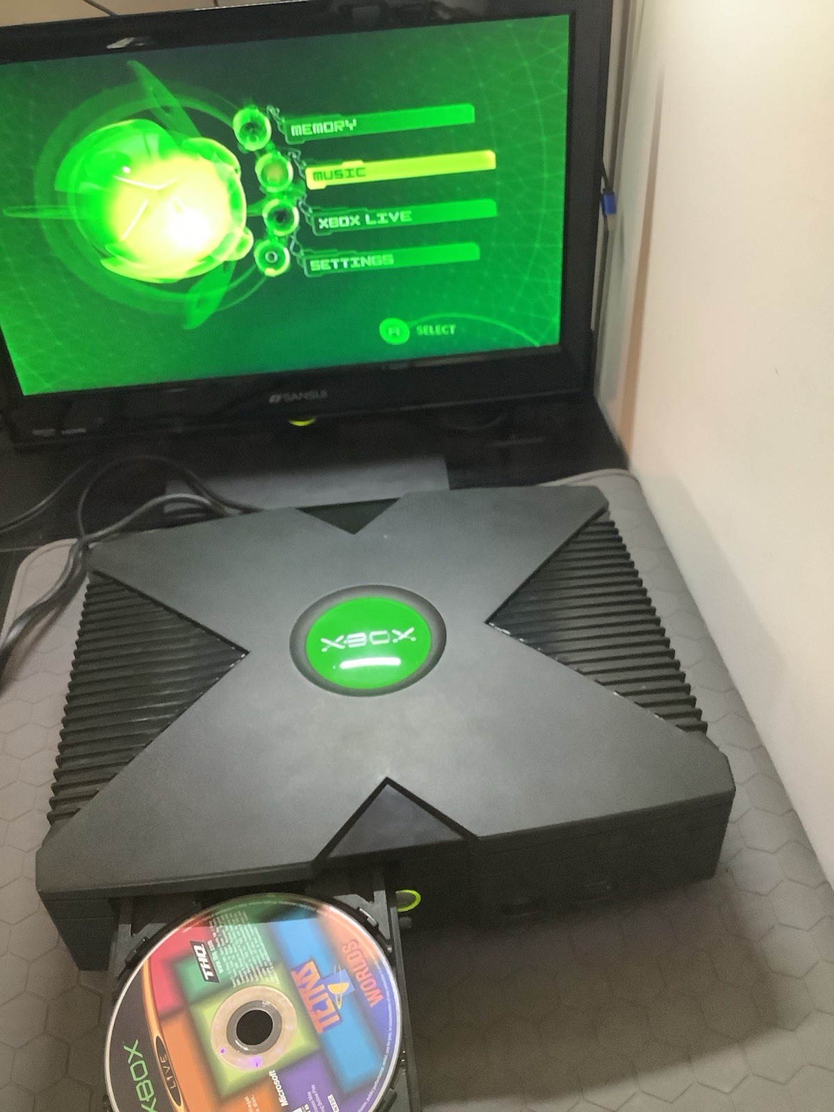 010 Xbox Original Console W/ Samsung Drive, Cords, New Belt & Thermal Paste