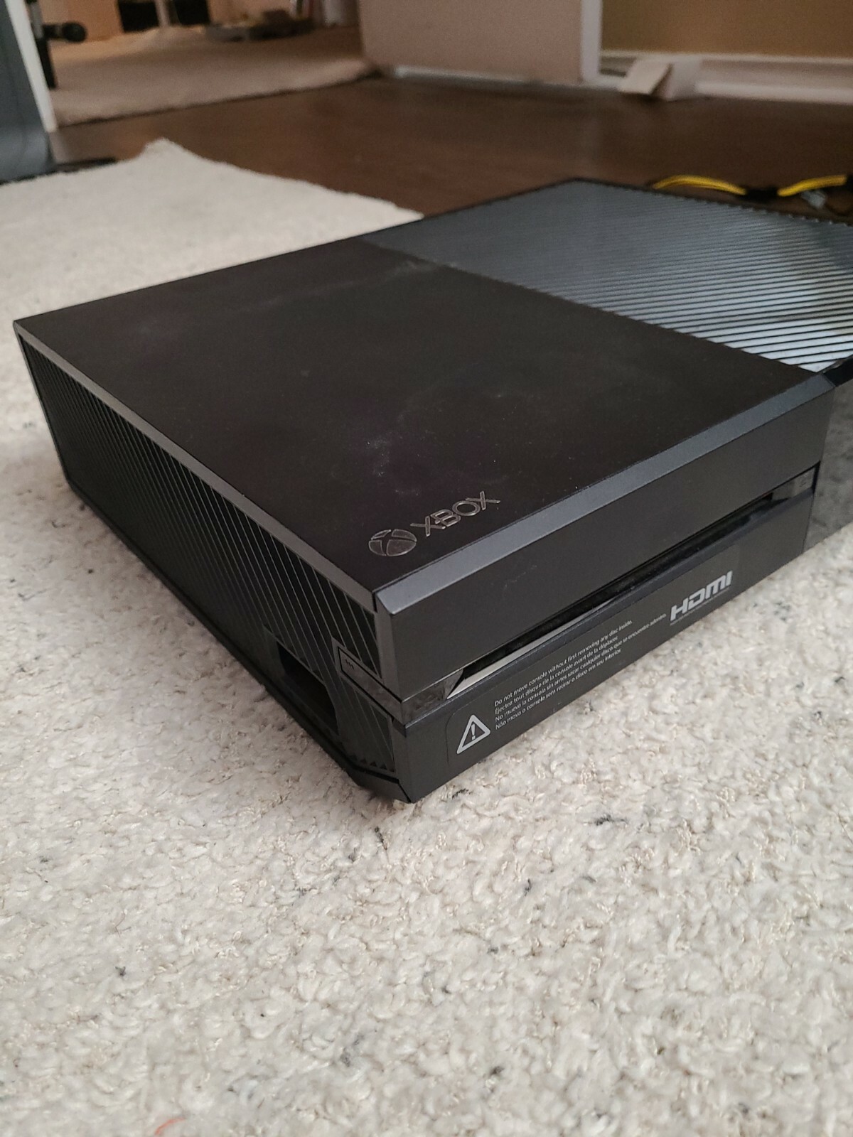 Microsoft Xbox One with controler 500GB Black Console – 7UV-00077
