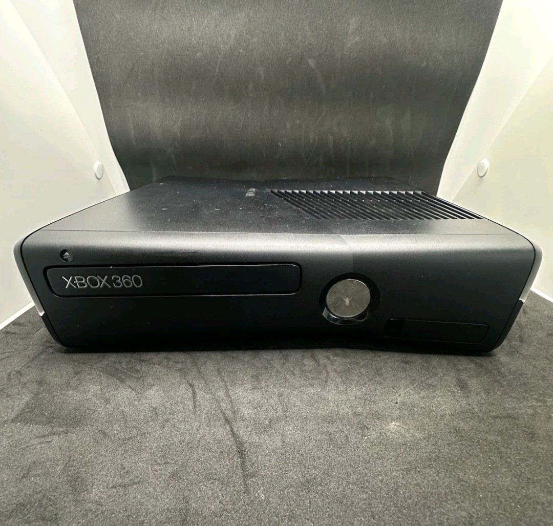 Xbox 360 S 250GB Bundle with 3 Controllers & 7 Games. Tested – SHIPS TODAY!
