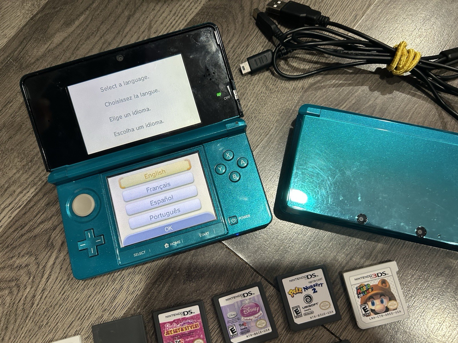 Nintendo 3DS Handheld System – Aqua Blue