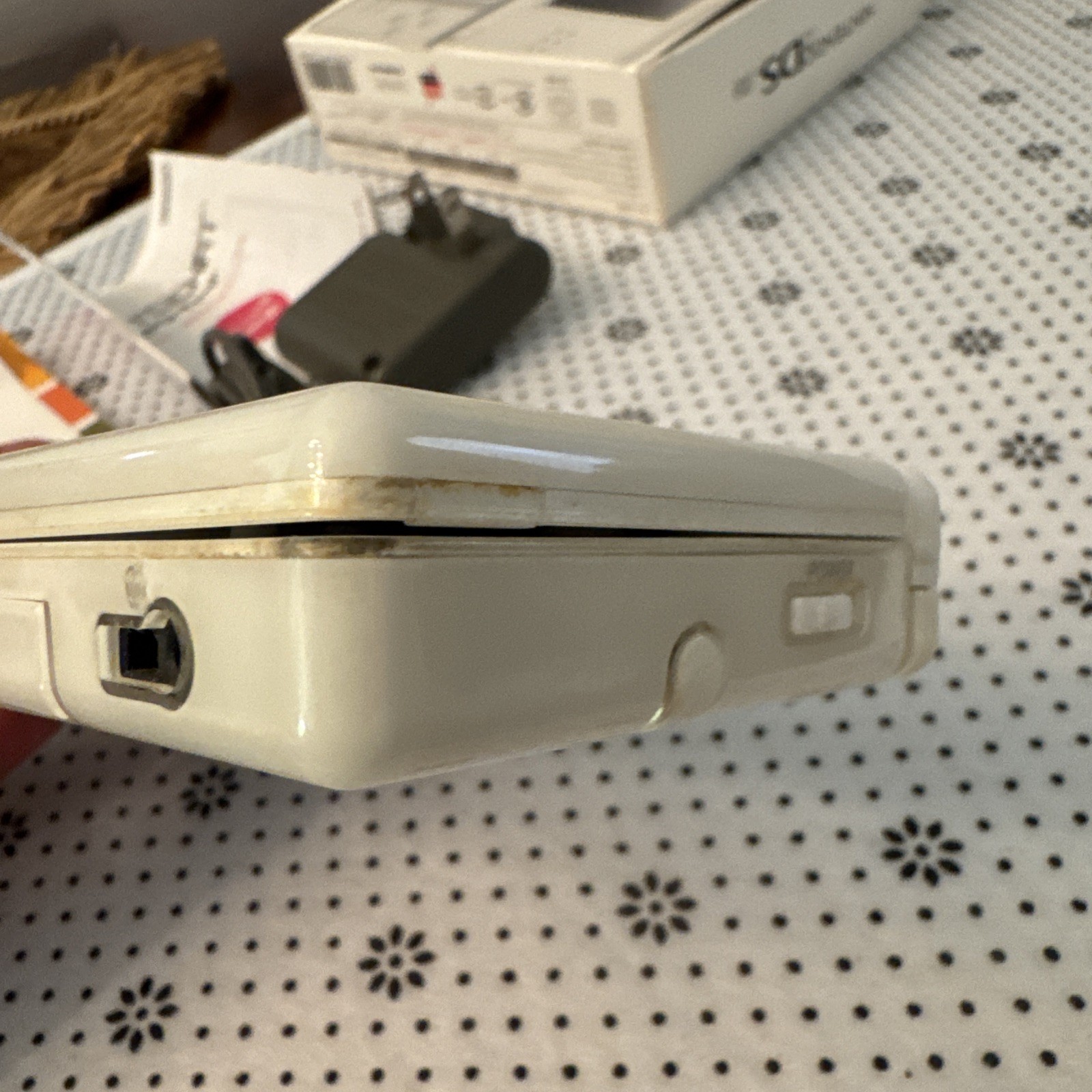 Nintendo DS Lite Handheld Console – Polar White