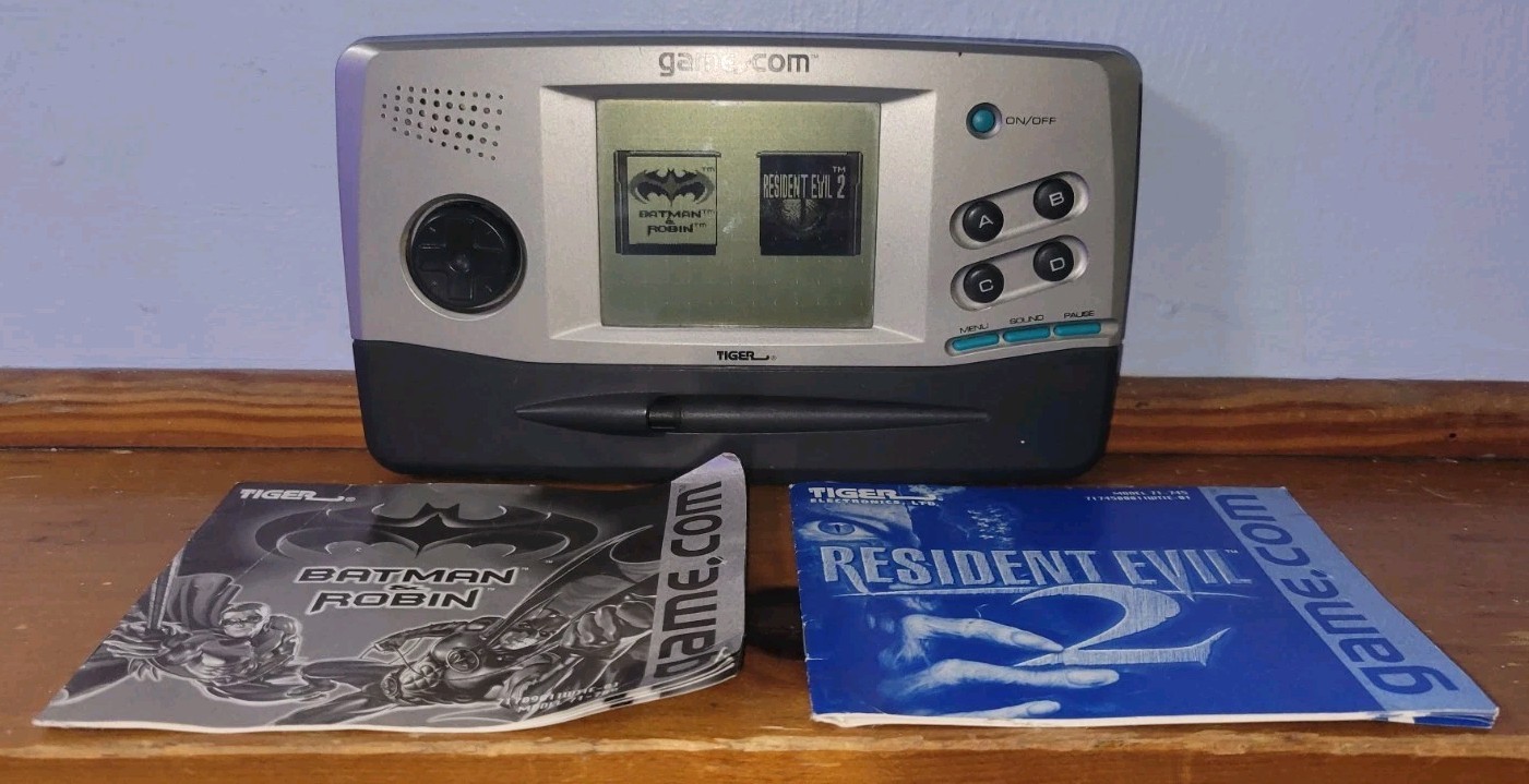 Tiger Game Dot com Handheld & Resident Evil 2 & Batman Tested Working (3 Lines)