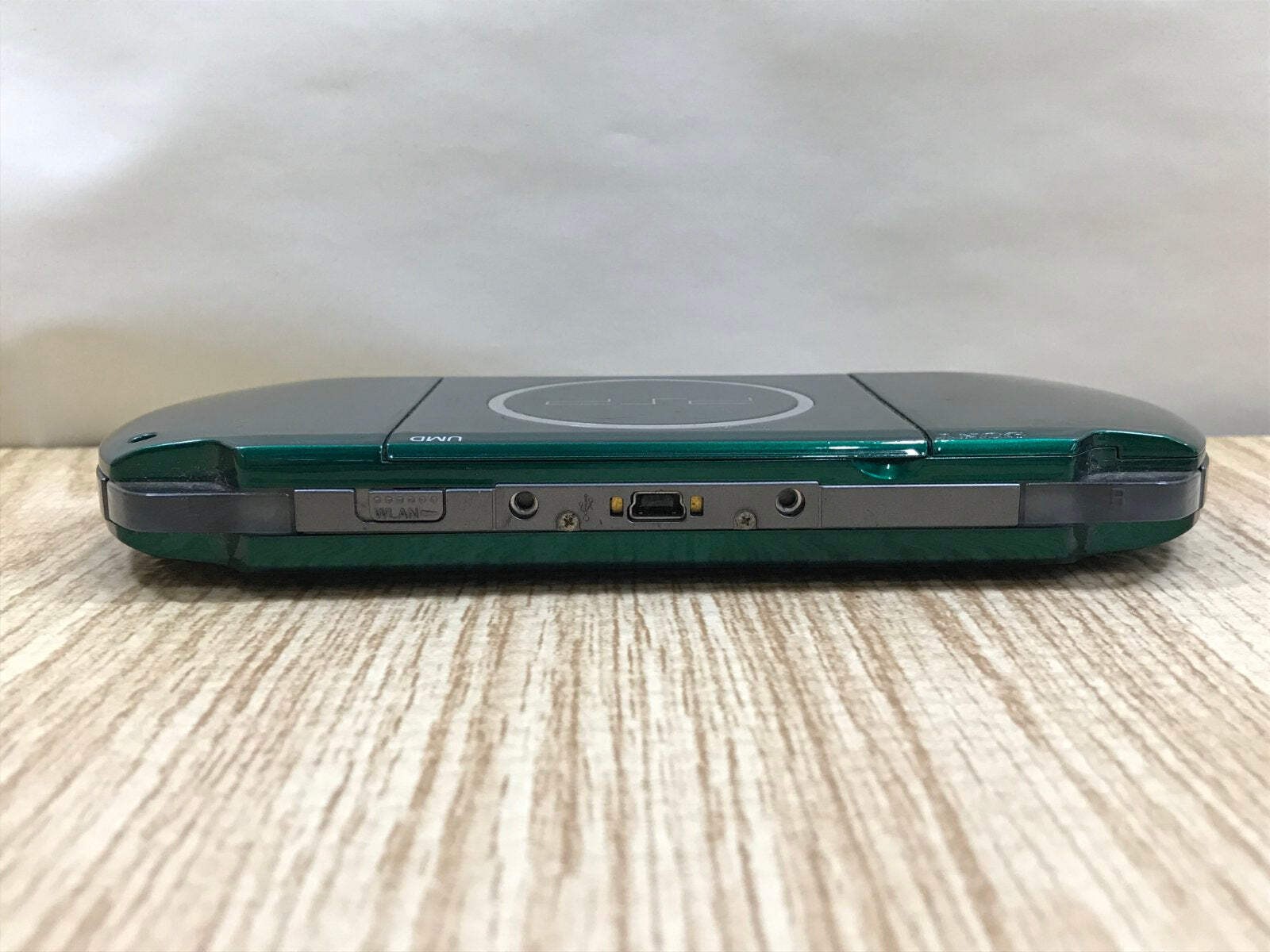 PSP-3000 SPIRITED GREEN Console Japan – With Defects GE1734