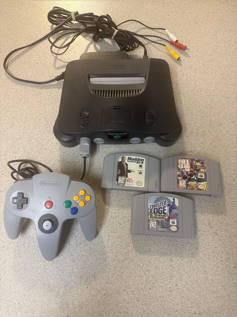 Nintendo 64 N64 Bundle w/ Cords, 2 Controller & 3 Games – Tested