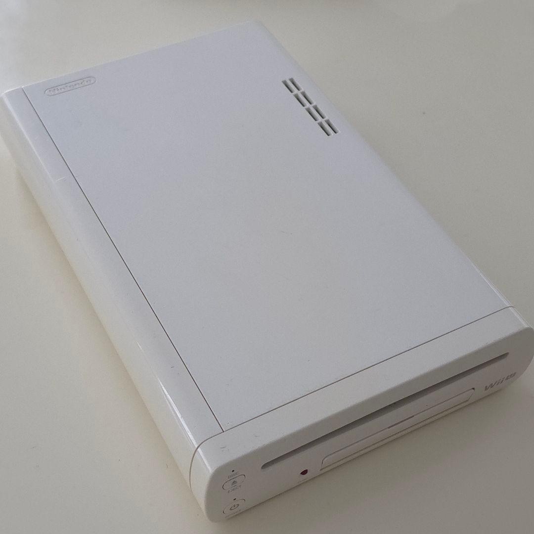 Nintendo Wii U Basic Set 8GB White Handheld Console Ready to play set Japan