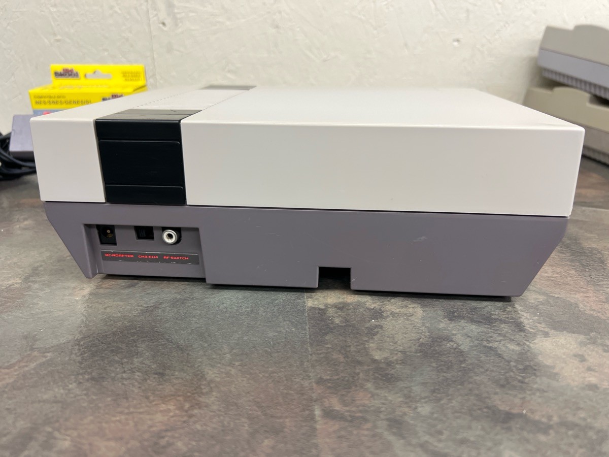 NINTENDO NES CONSOLE NES-001 WITH 1 CONTROLLER & CABLES – NEW PINS! (WBP016334)