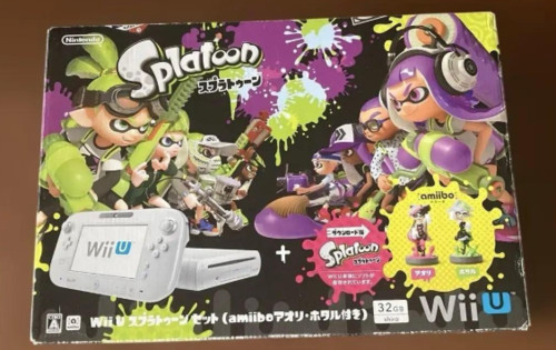 Nintendo Wii U Console Splatoon set with amiibo Aori & Hotaru