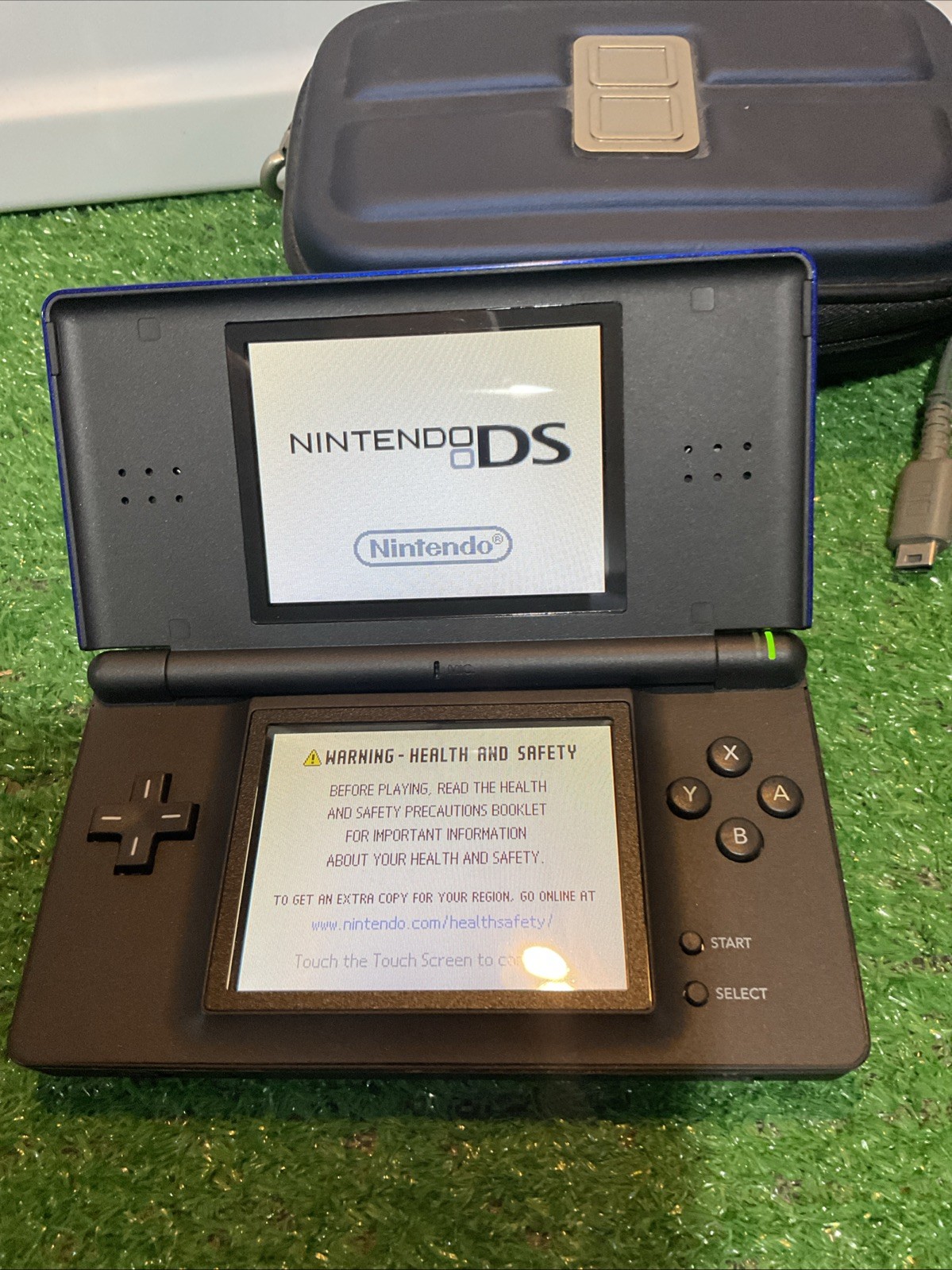 Nintendo DS Lite Handheld System Bundle 2 Games, 2 Stylus, PC, Case VG Condition