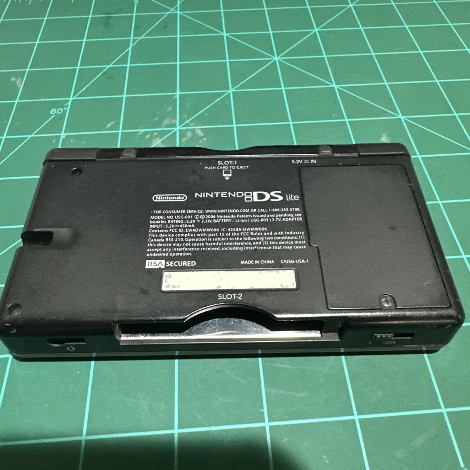 Nintendo DS Lite USG-001 Red/Black Tested Working With MLB 2K7 Game.