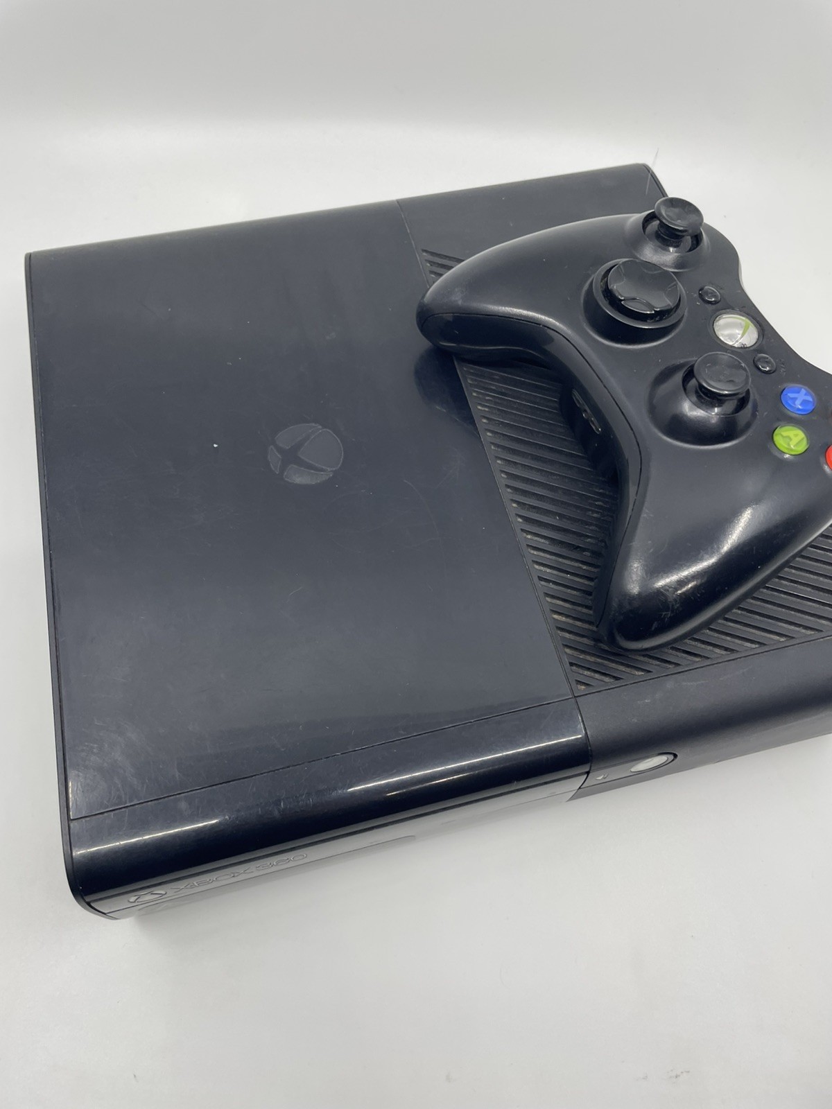 Microsoft Xbox 360 E 500GB Game Console with cords – Black
