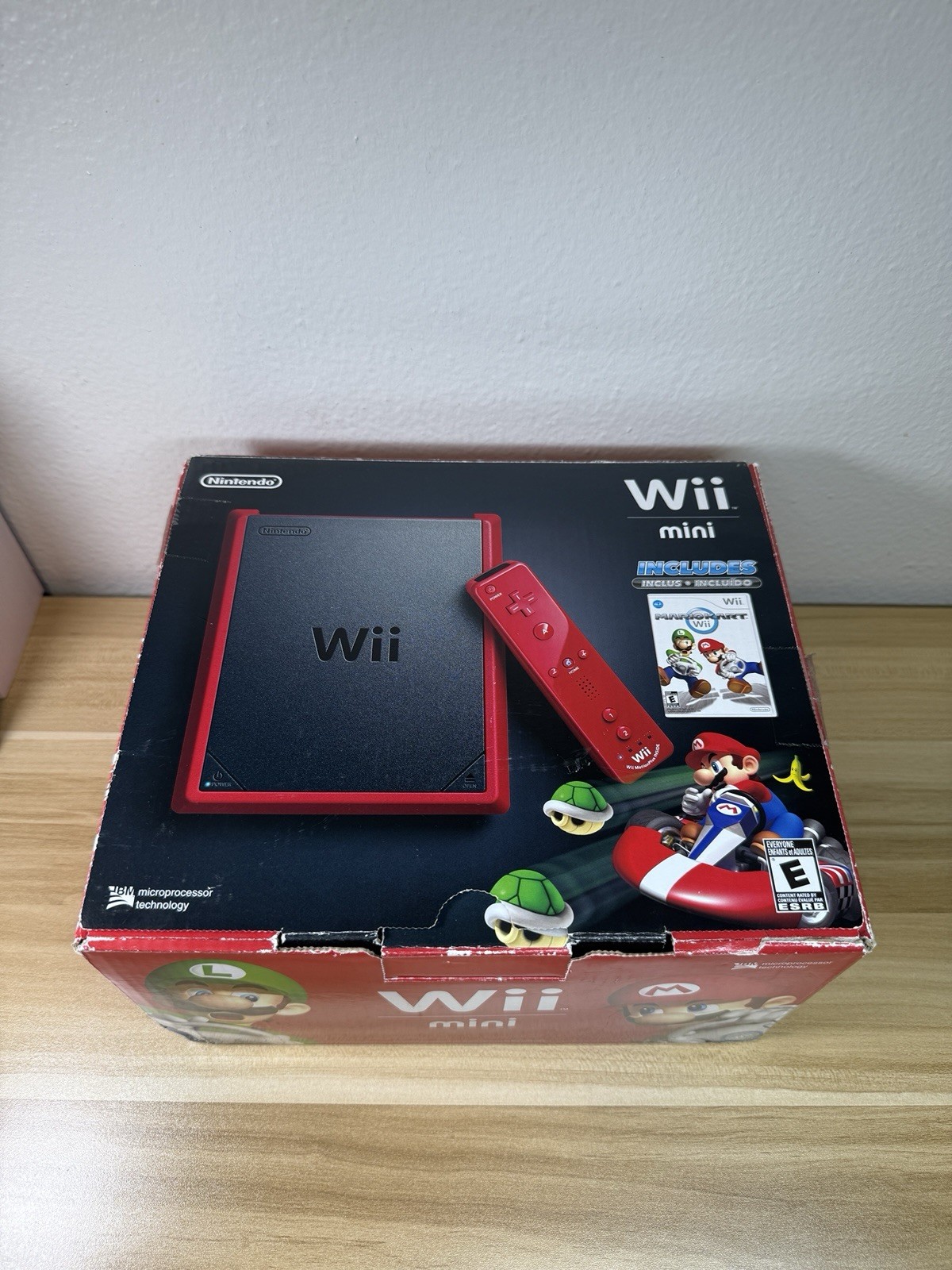 Nintendo Wii Mini – 8GB – Console Bundle with Mario Kart – Red