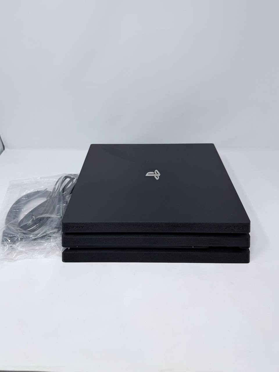 Sony PlayStation 4 Pro 1TB Black CUH-7215B Console & Cords only *GOOD CONDITION*
