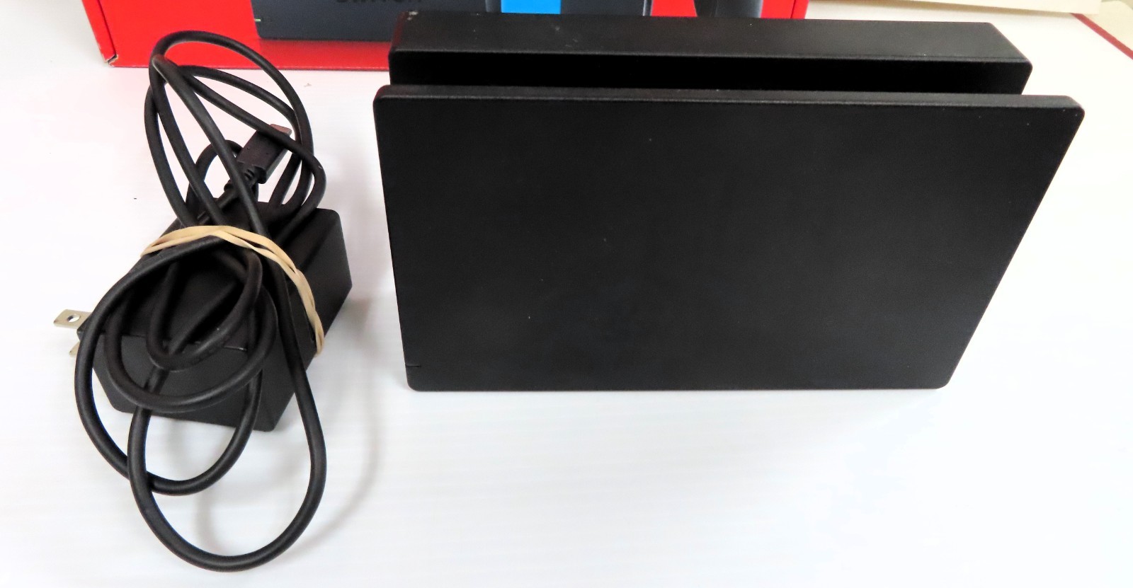 NINTENDO SWITCH Video Game Console HAC-001(-01) ORIGINAL BOX Charger Accesories