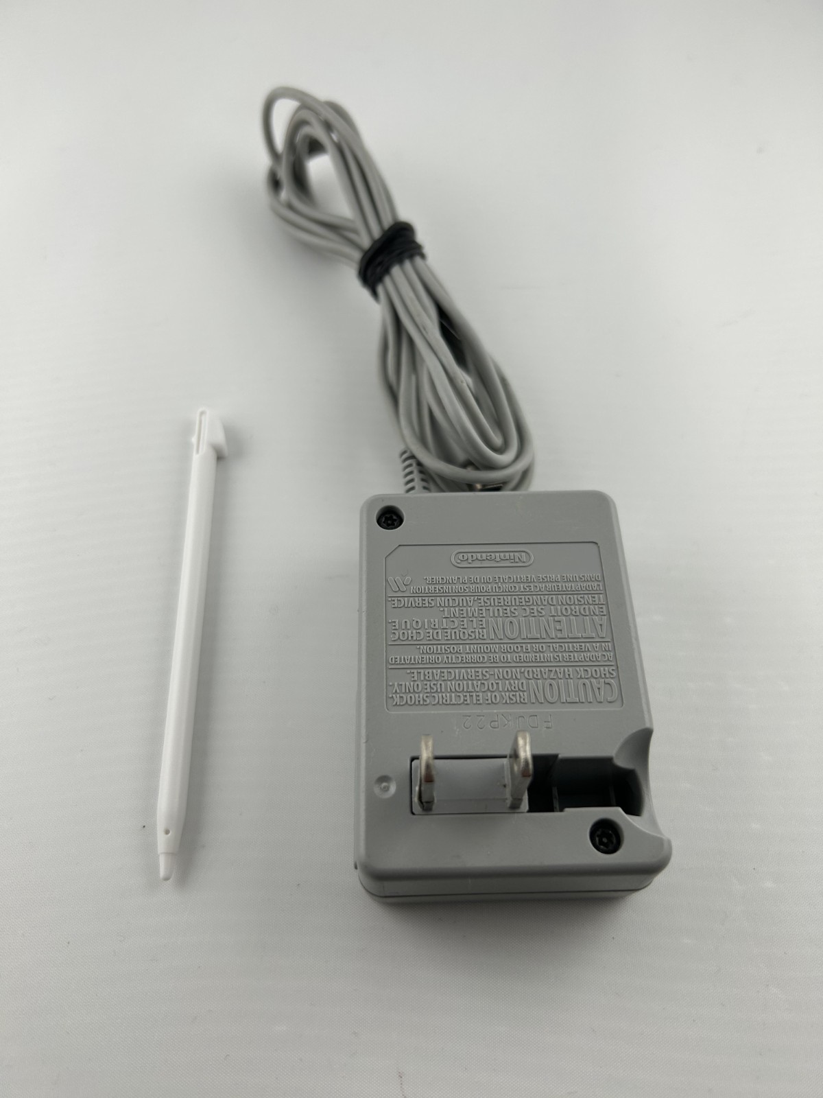 [A-rank] Nintendo 3DS console Tomodachi Life New Edition with Charger/Stylus