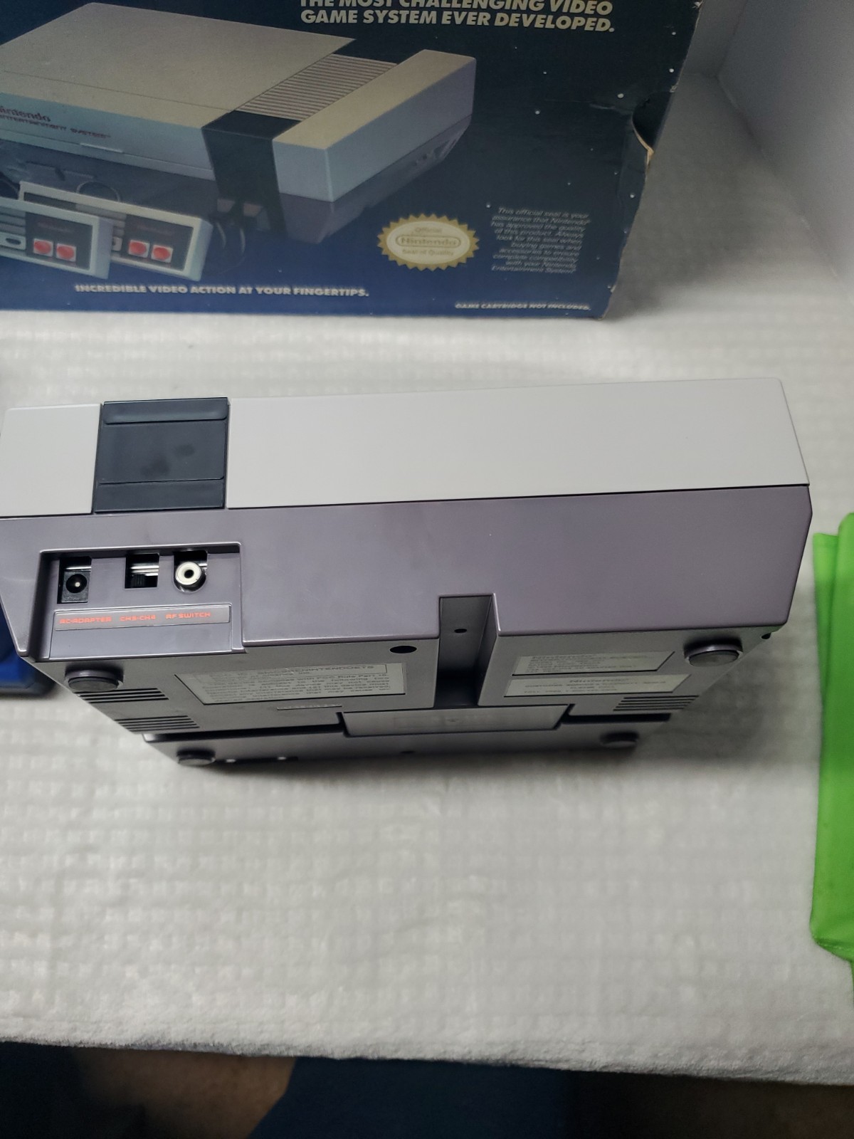 Nintendo NES Original Video Game Console Near Complete in Box Tested/Working
