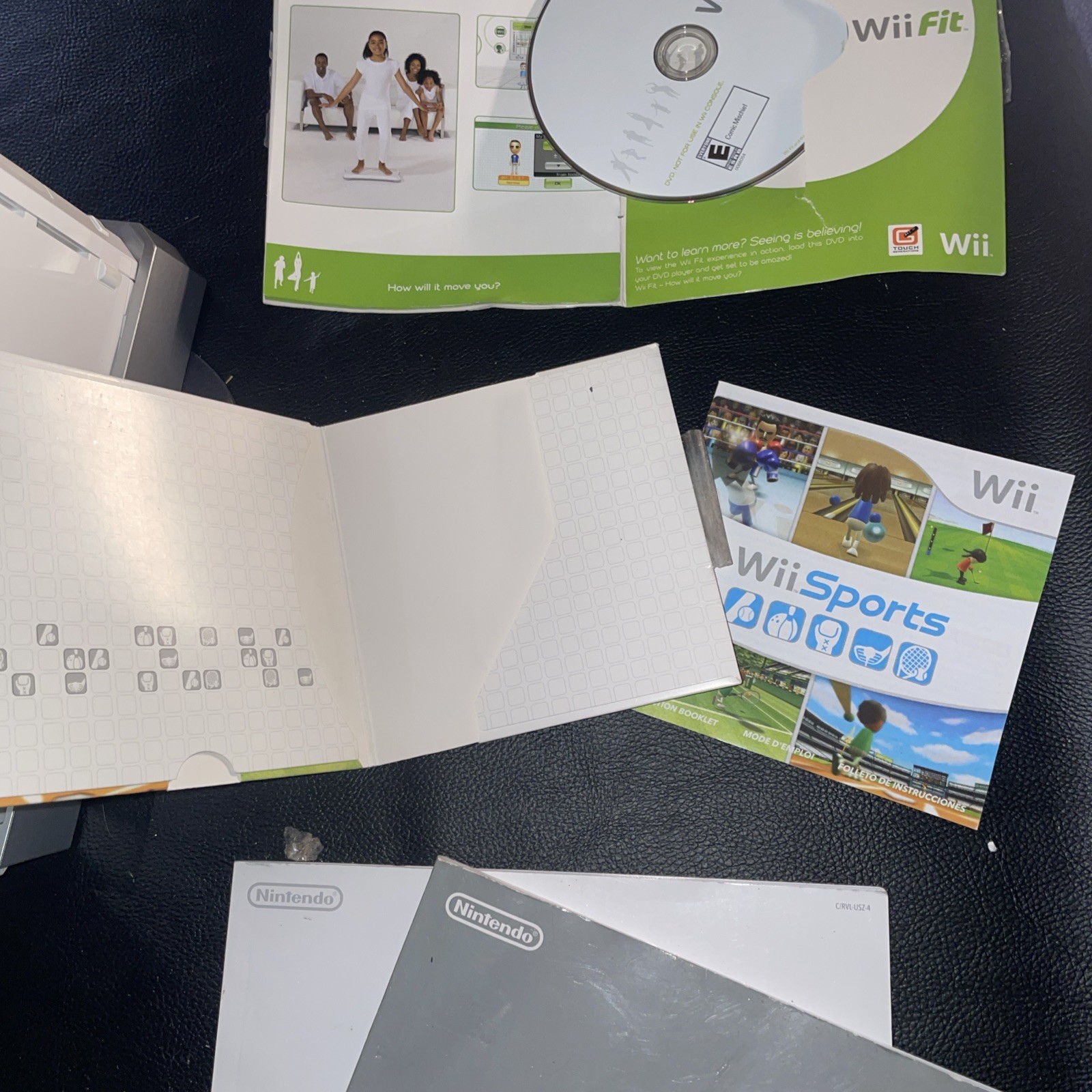 Nintendo Wii Console Bundle Pink Controllers Wii Fit Board Games READ Untested