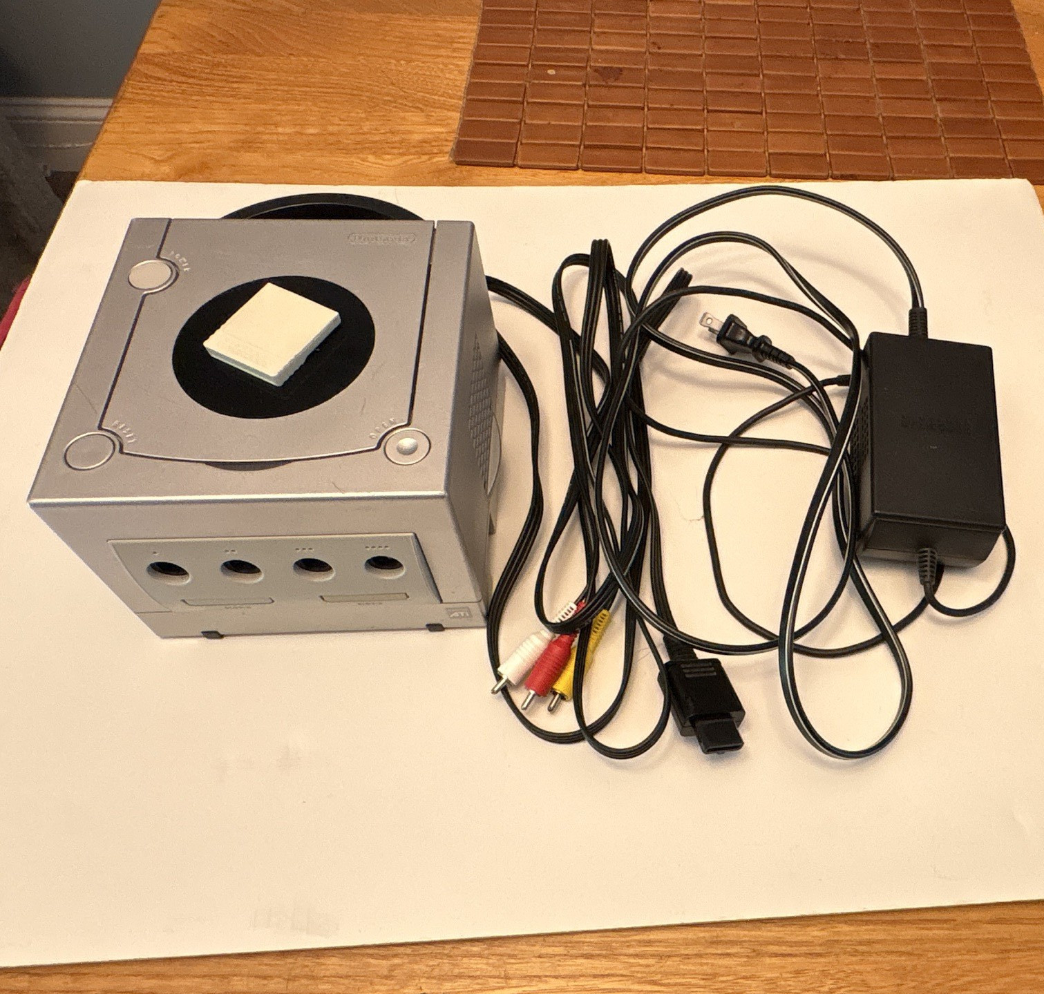 Nintendo GameCube DOL-001 Silver NTSC-U/C Memory Card Slots, AV & Power