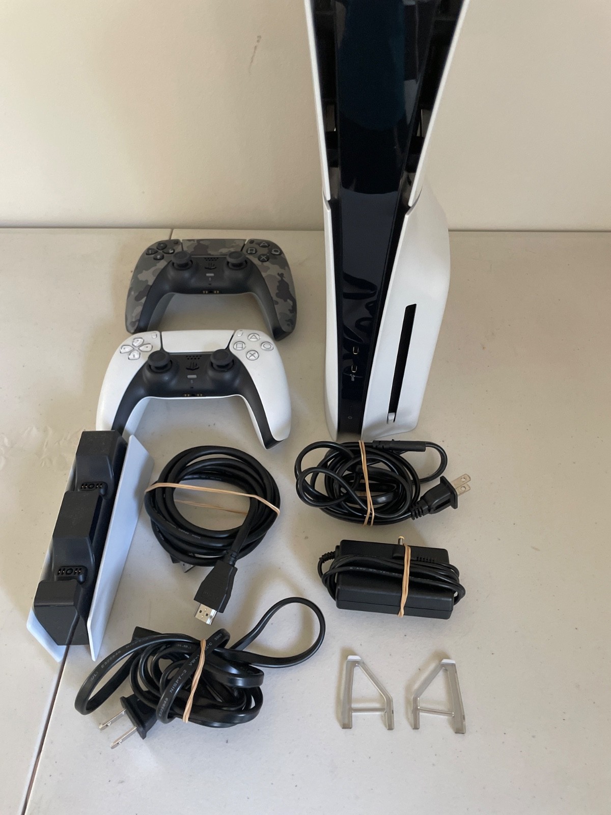 Sony PS5 Slim Disc 1Tb open box w/ extra controller and charging port