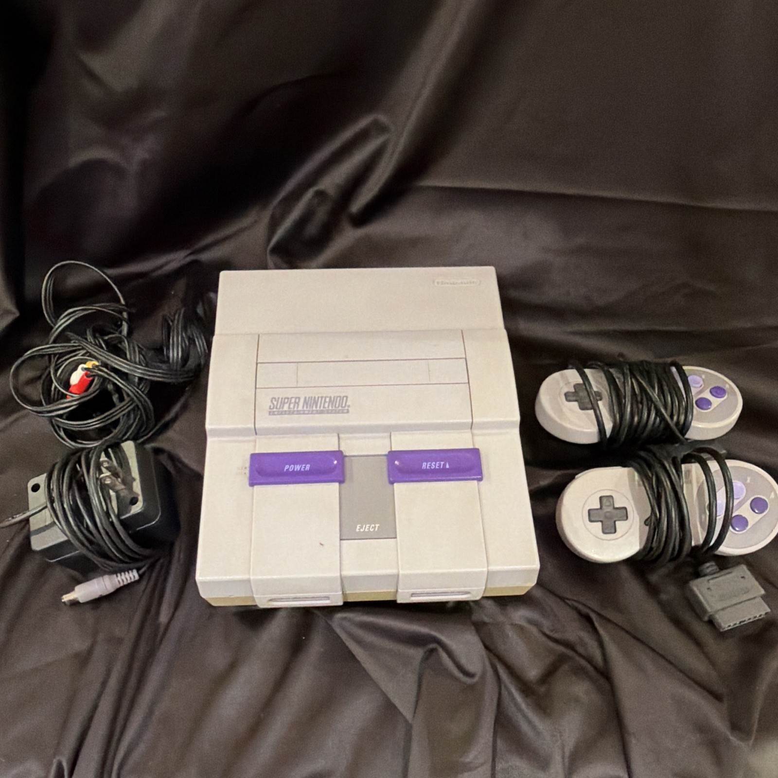 Nintendo SNES Console SNS-001 NTSC-U/C w/ 2 Controllers, Cables