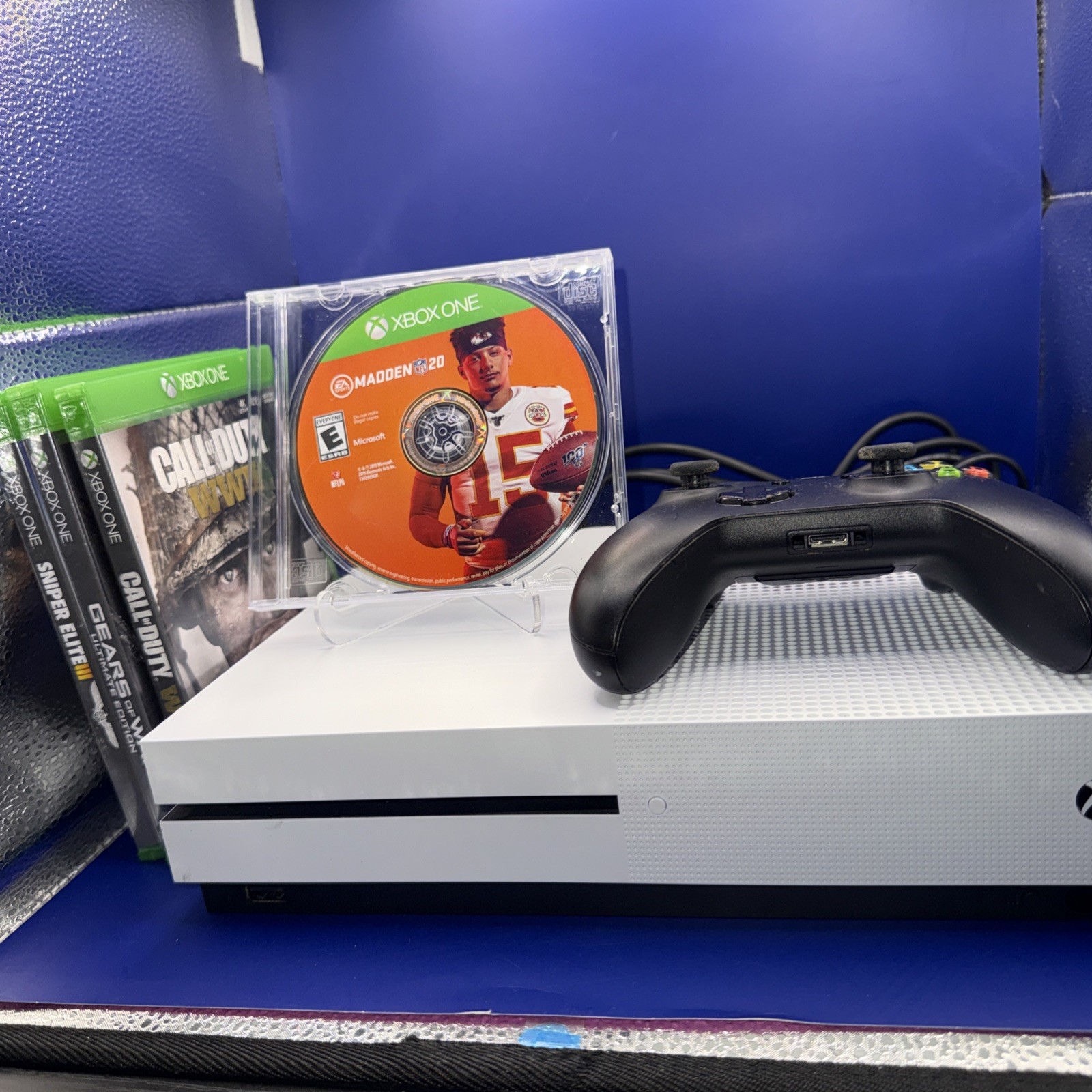 Microsoft Xbox One S 500GB Console – White With Cables & Games (4) Bundle
