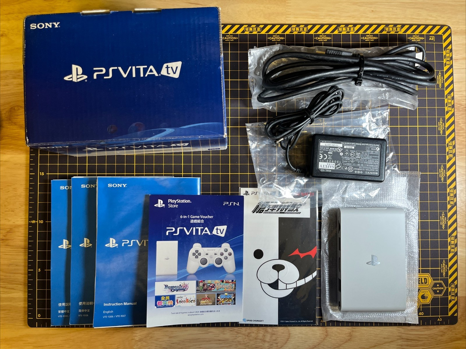 PlayStation PS Vita TV Value Pack 8GB 6in1 game Asian VTE-1006 White Console