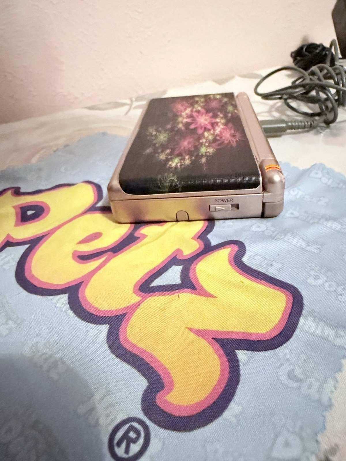Nintendo DS Lite Console Metallic Rose W/Games, Charger & Accessories Working