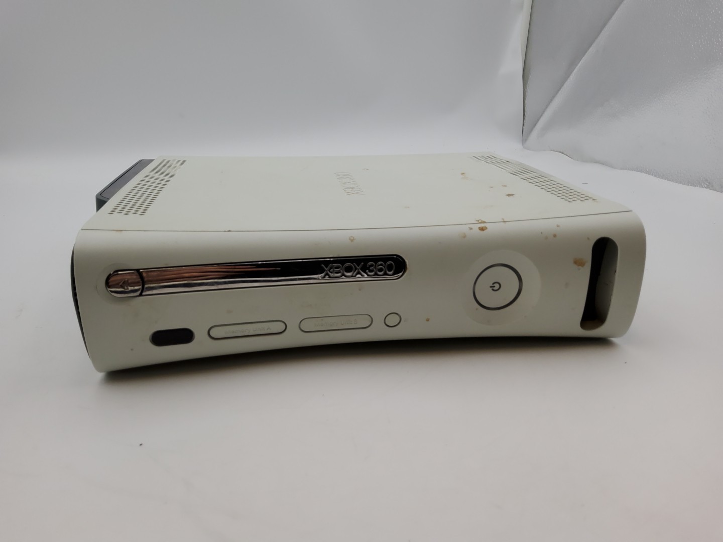 Microsoft Xbox 360 Game Console w 20 GB Hard Drive (Power & Aux Cord