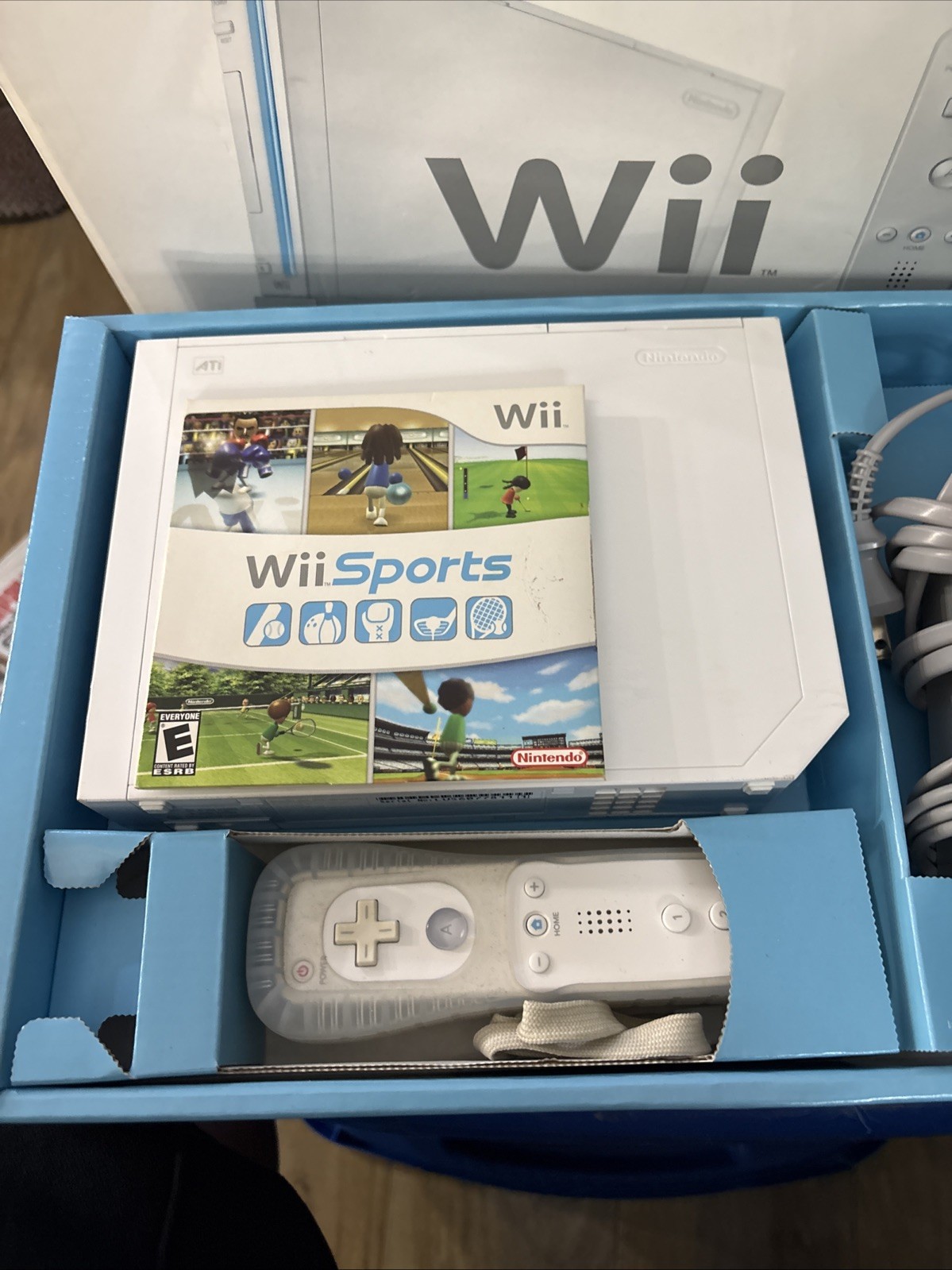 Nintendo Wii RVL-001 2006 Console White w/ PSU, Remote, AV Cables and Wii Sports