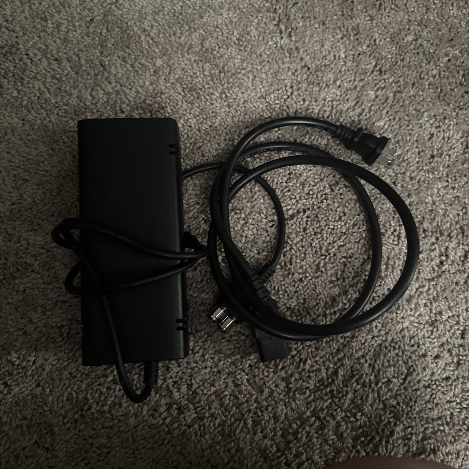 Xbox 360 S Bundle — 250GB, 2 Controllers, 3 Games — Read Condition