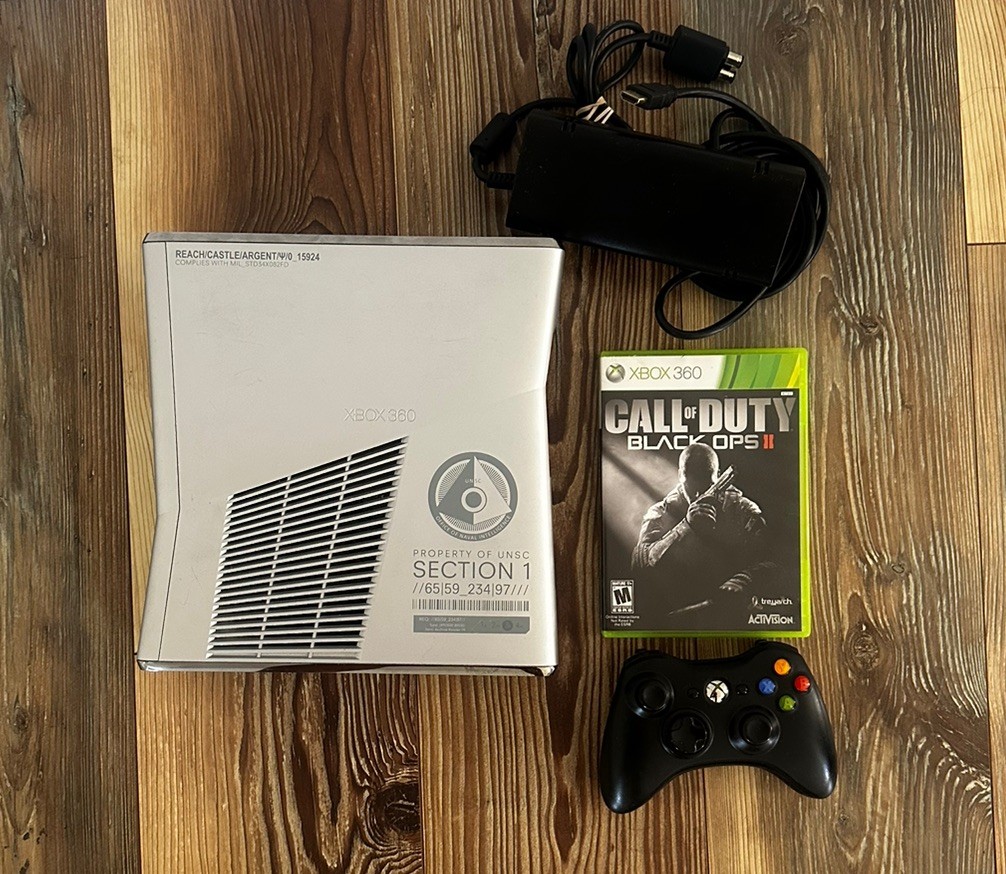 Microsoft Xbox 360 S Halo Reach Limited Edition 250GB Console Bundle Black Ops 2