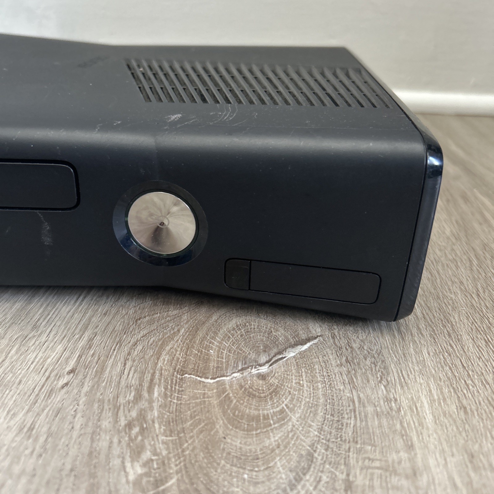 Microsoft Xbox 360 S Black Console Model 1439 Console Only For Parts UNTESTED