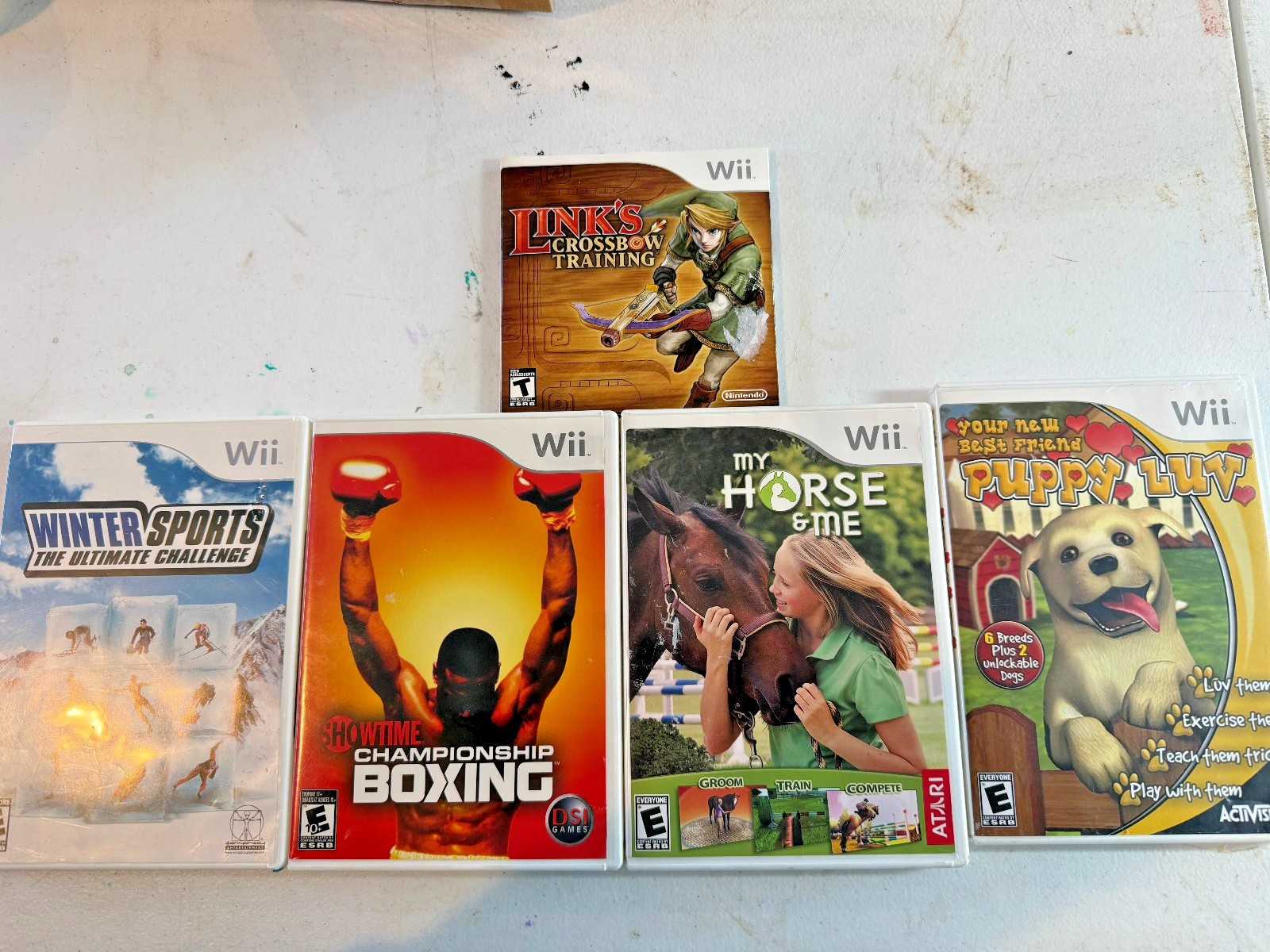 ( BUNDLE ) Nintendo Wii Console w/ 5 Games, 3 controllers, 2 nunchucks