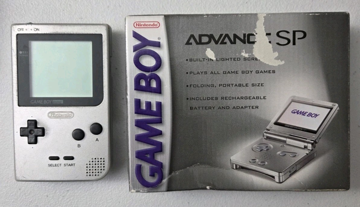 Nintendo Game Boy Pocket Silver With Box (No Inserts) Handheld System Tested