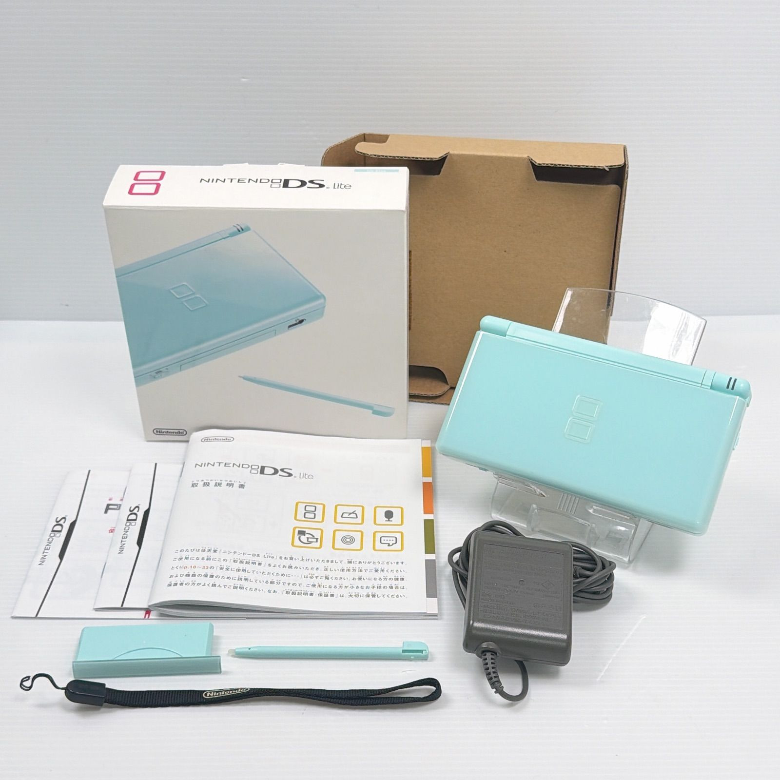 Near Mint Nintendo DS Lite Ice Blue USG-001 Console Boxed Tested Working