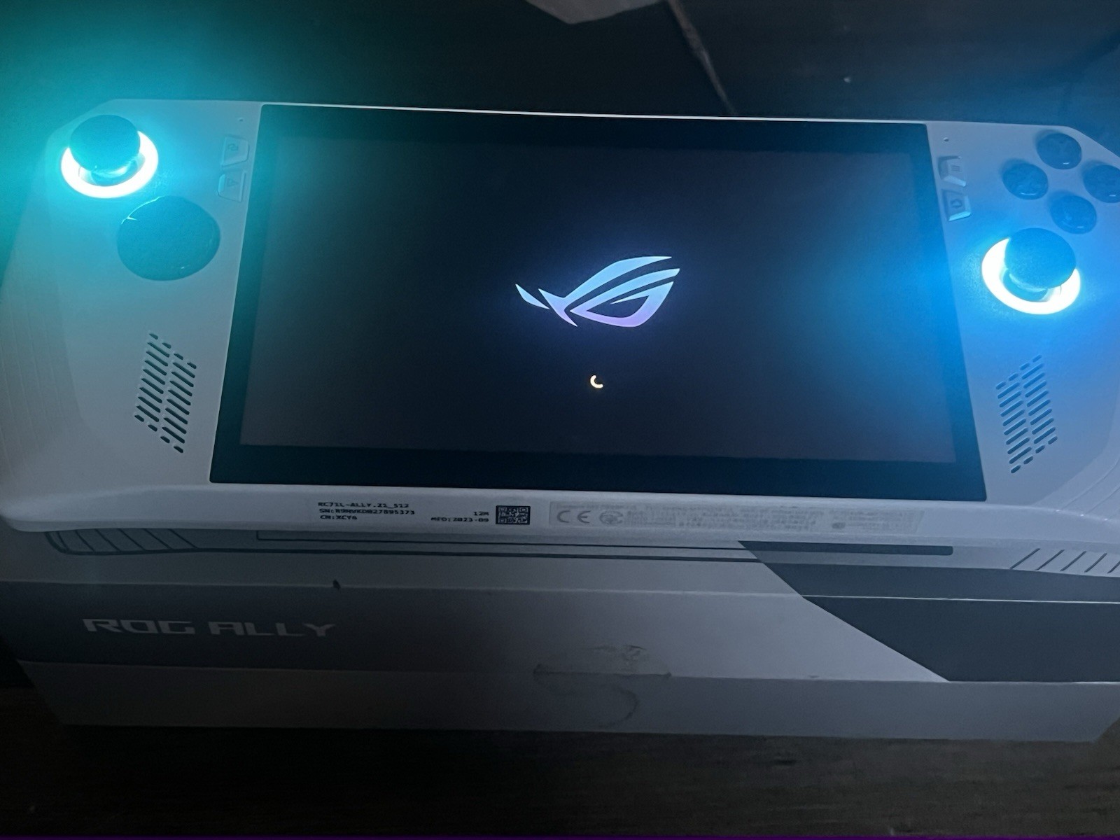 ASUS ROG Ally 512GB Touchscreen Handheld Gaming System White RC71L-ALLY.Z1_512