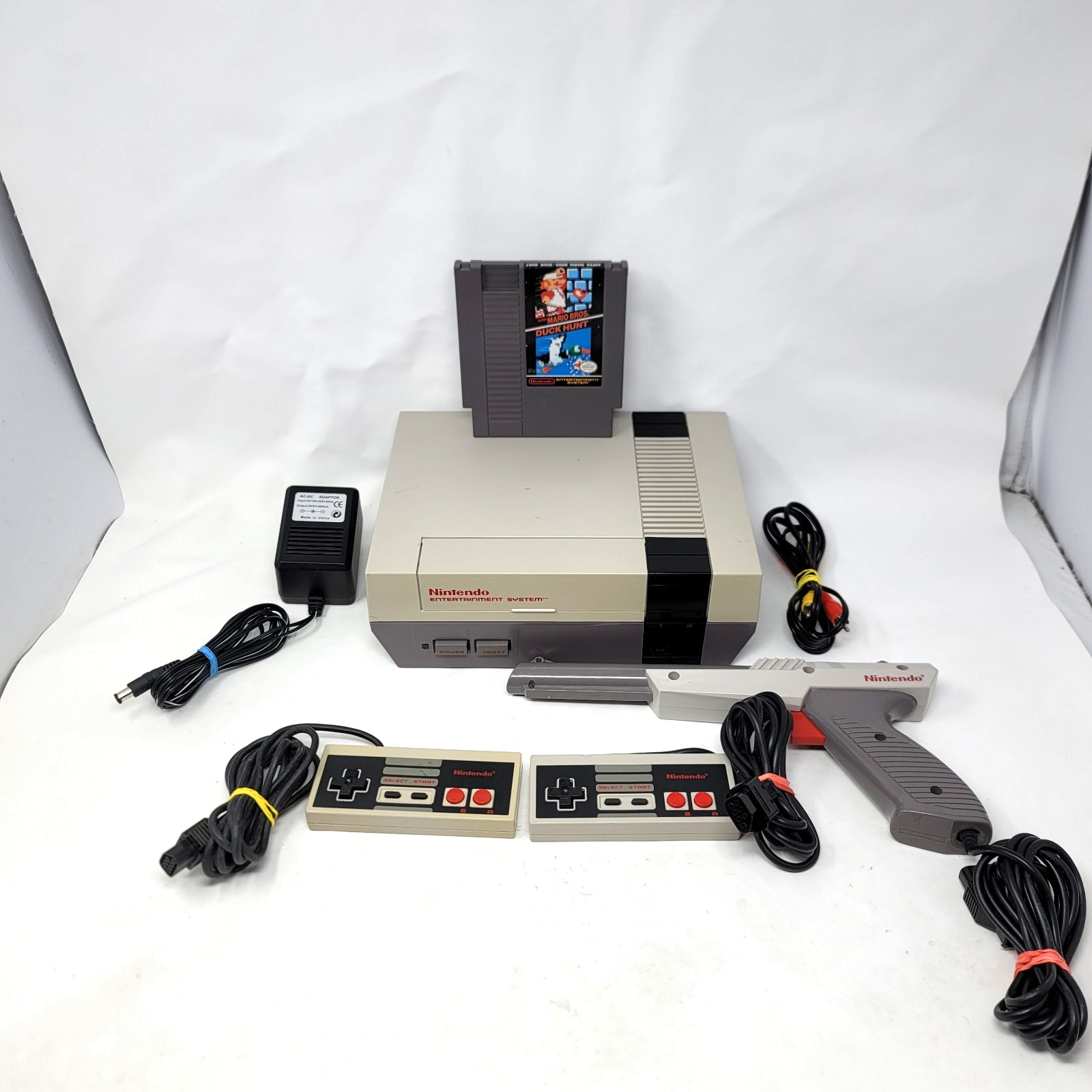 Nintendo NES Console 2 OEM Controllers, Zapper, Mario/Duck Hunt NEW 72 PIN
