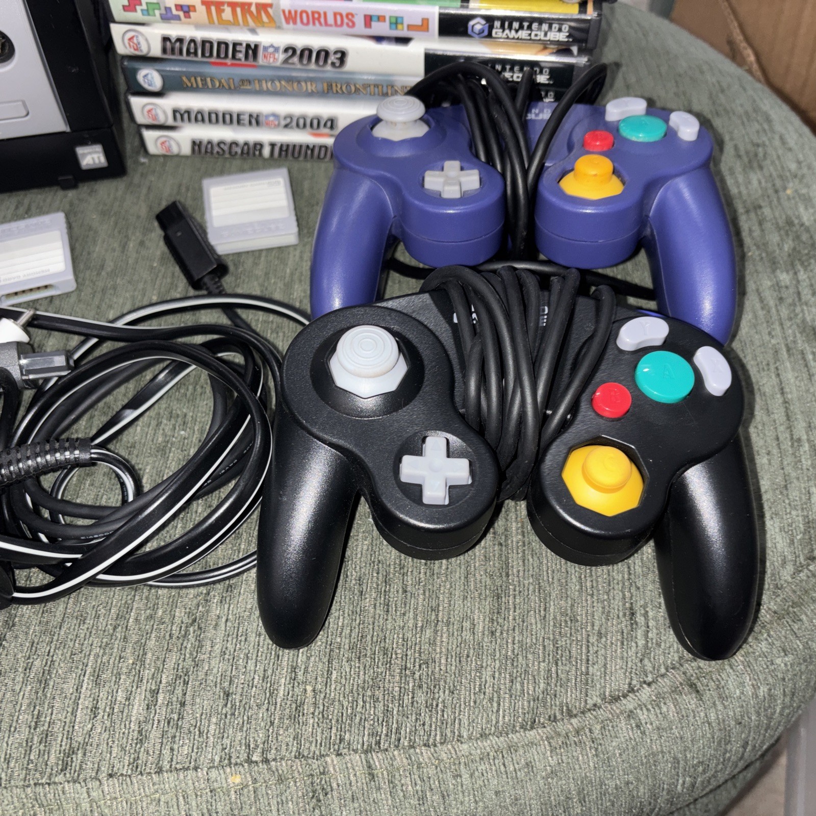 Nintendo GameCube DOL-001 Bundle + 7 Games + 2 controllers + 2 Memory Cards